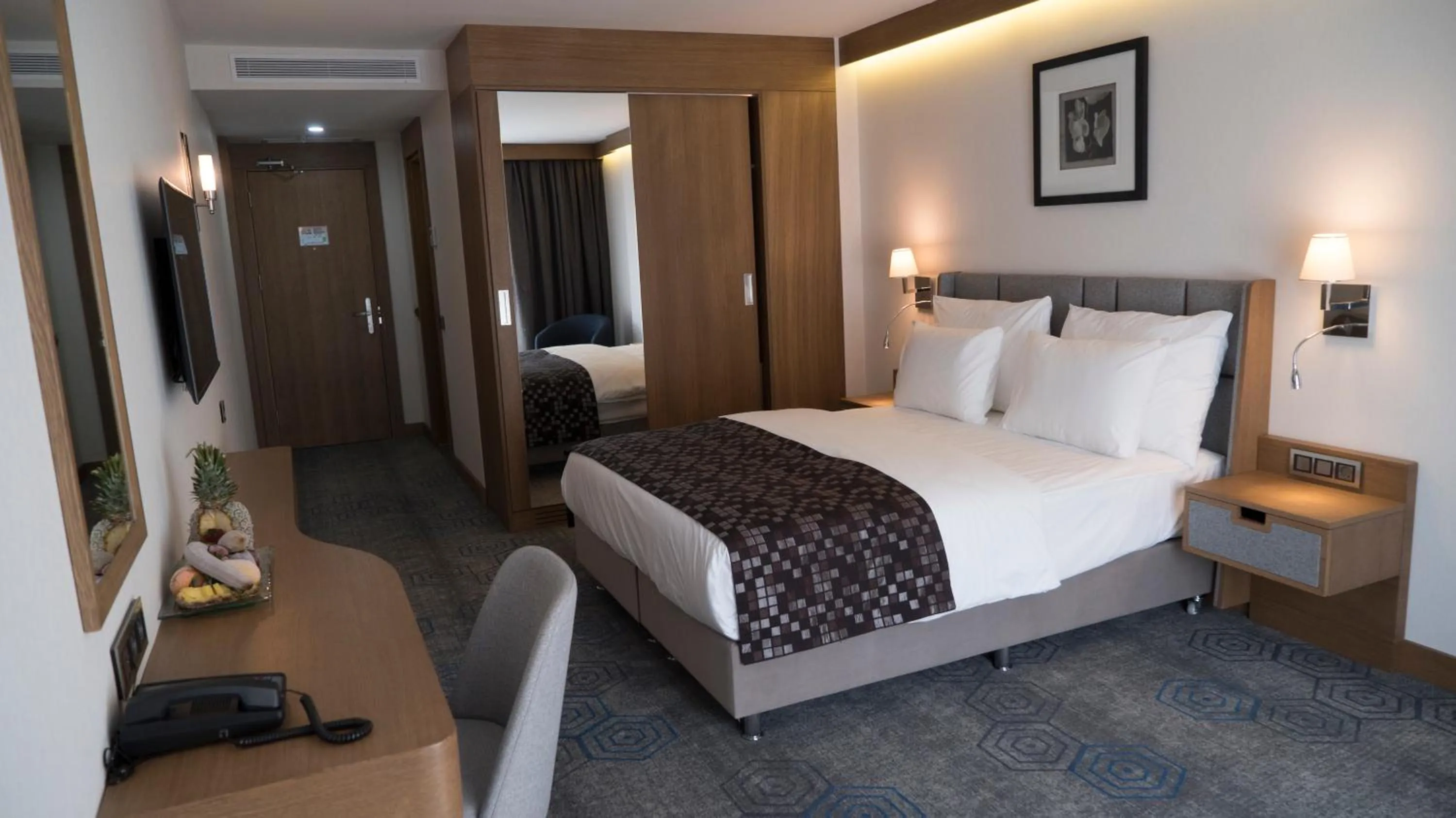 Bed in Yuksel Istanbul Yenikapı Hotel