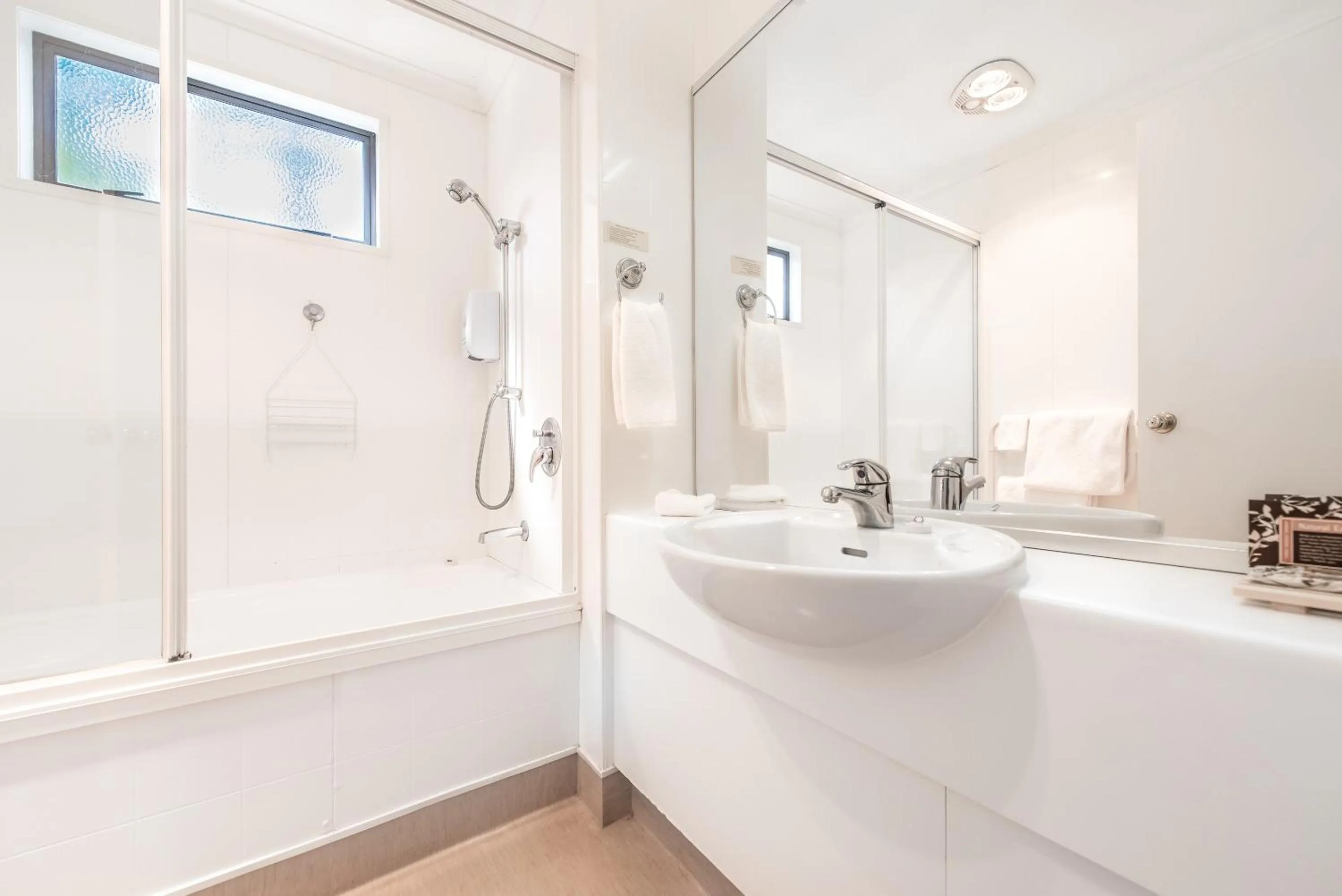 Bathroom in Bay Palm Motel