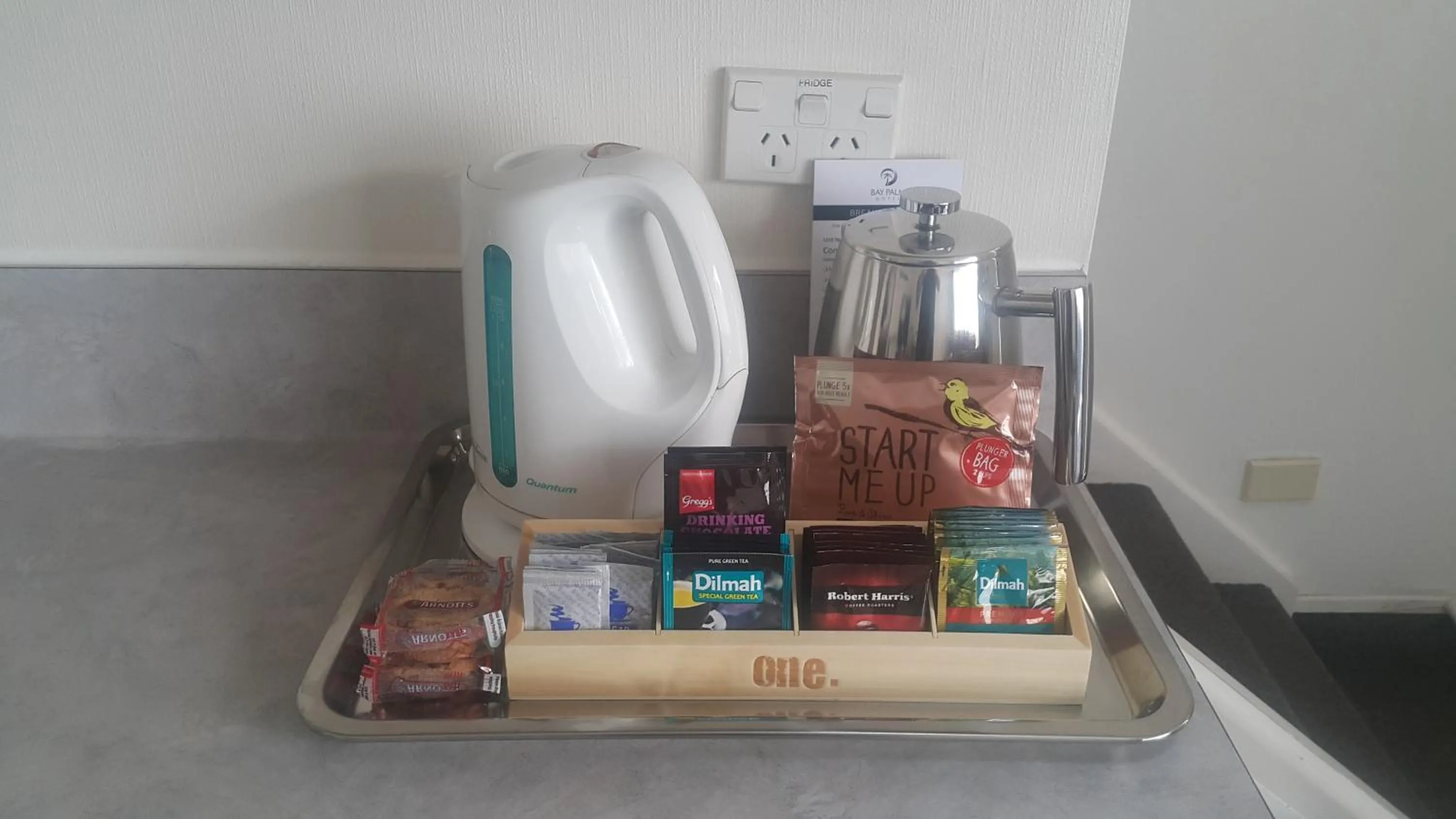 Food and drinks in Bay Palm Motel