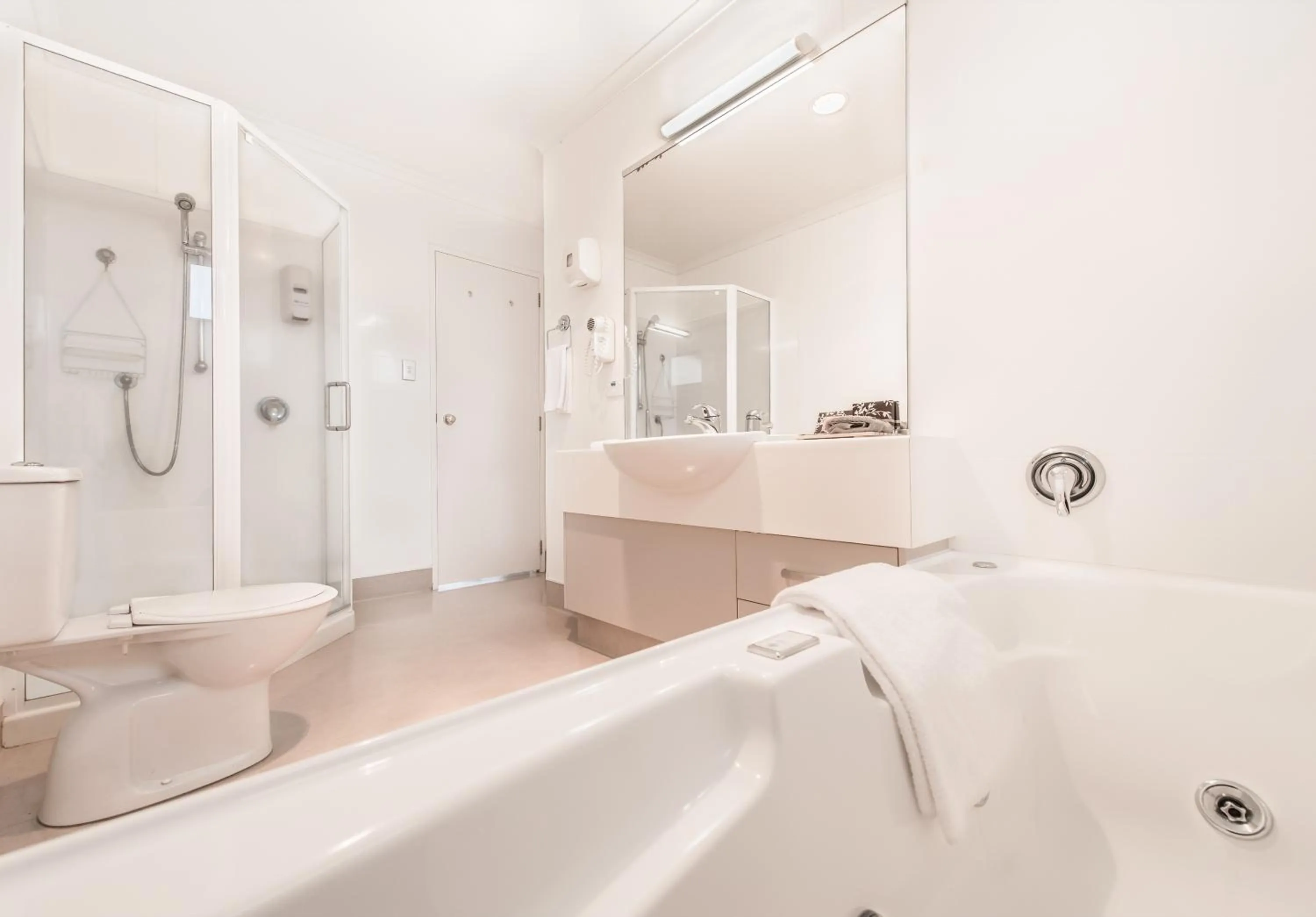 Bathroom in Bay Palm Motel