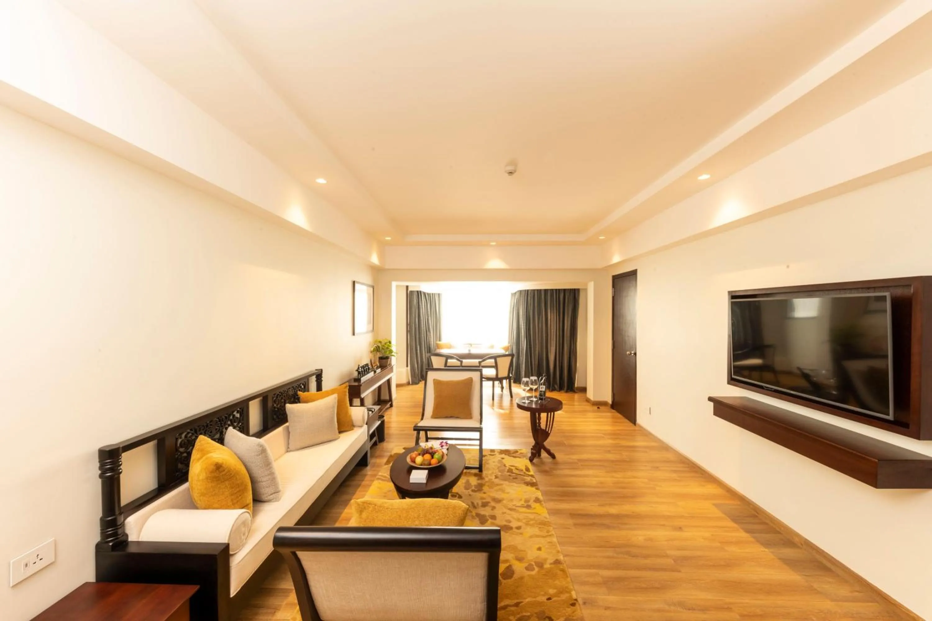 Living room in Taj Samudra, Colombo