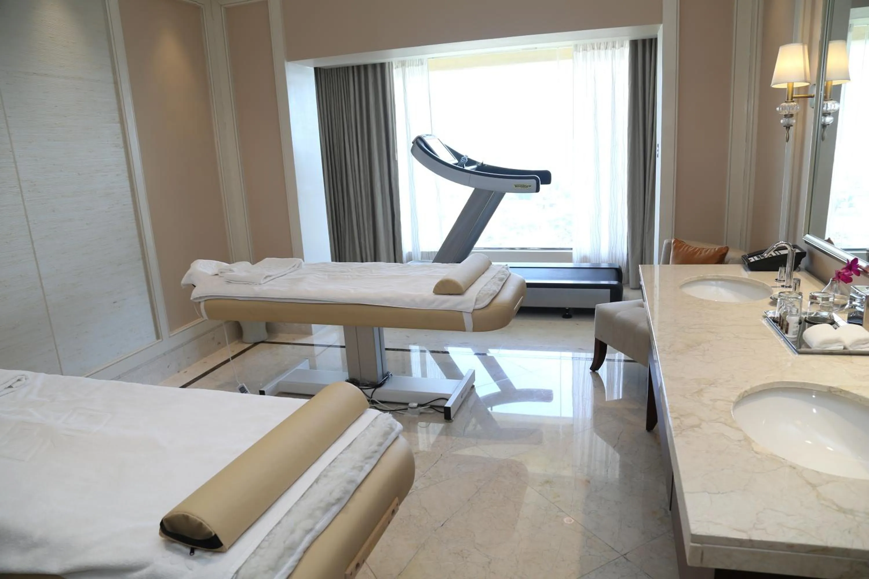 Day in Taj Samudra, Colombo