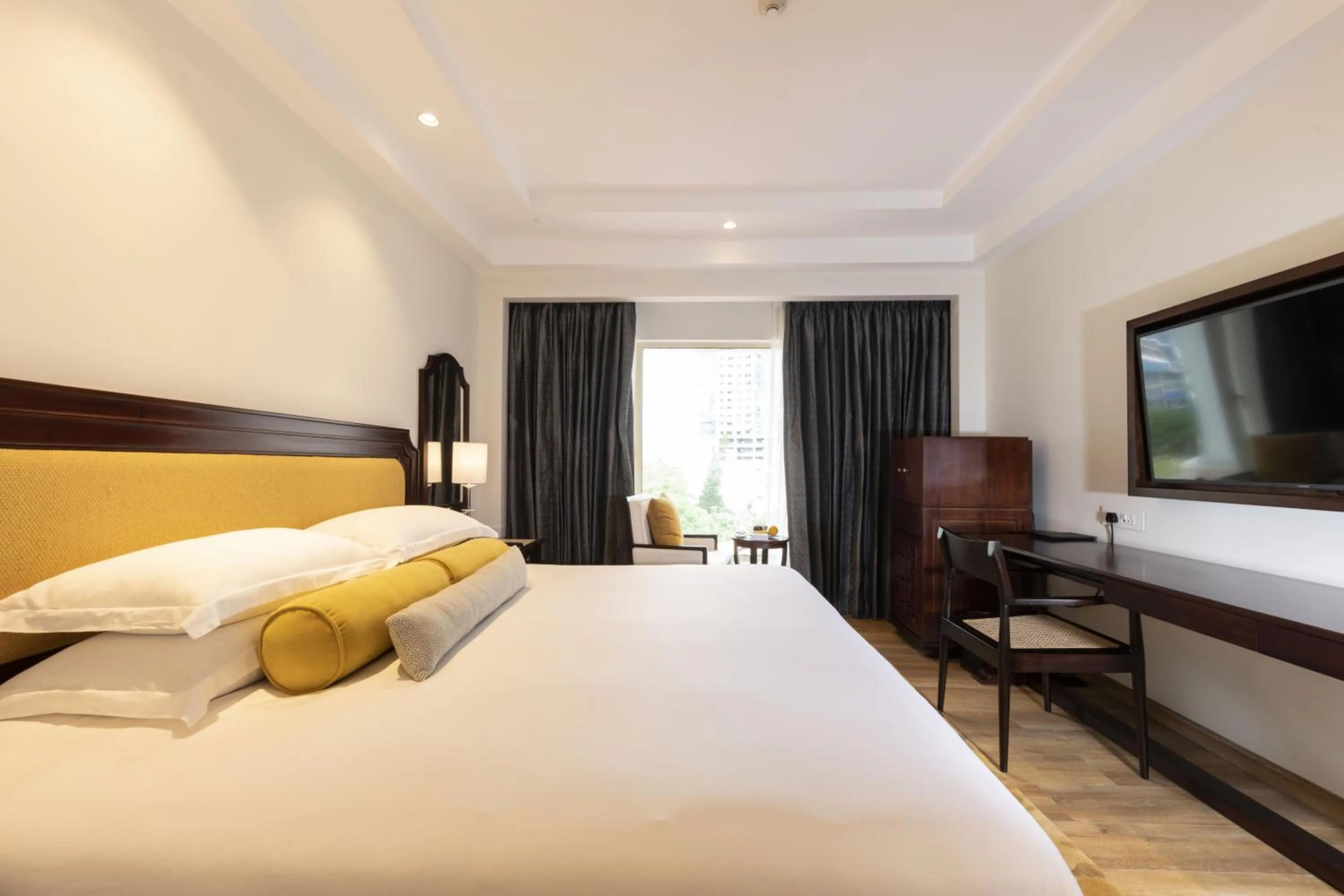 Bedroom, Bed in Taj Samudra, Colombo