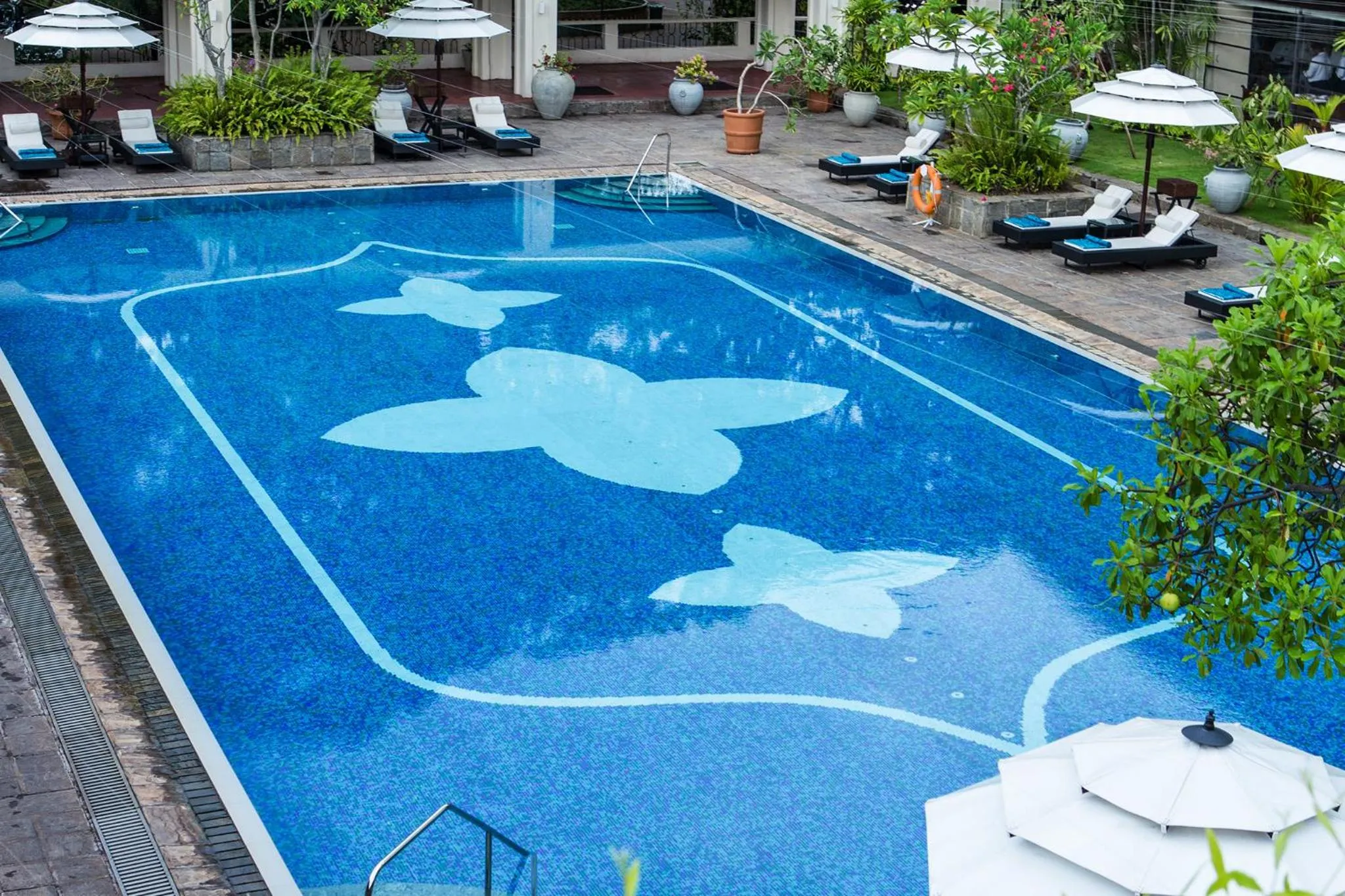 Pool view in Taj Samudra, Colombo