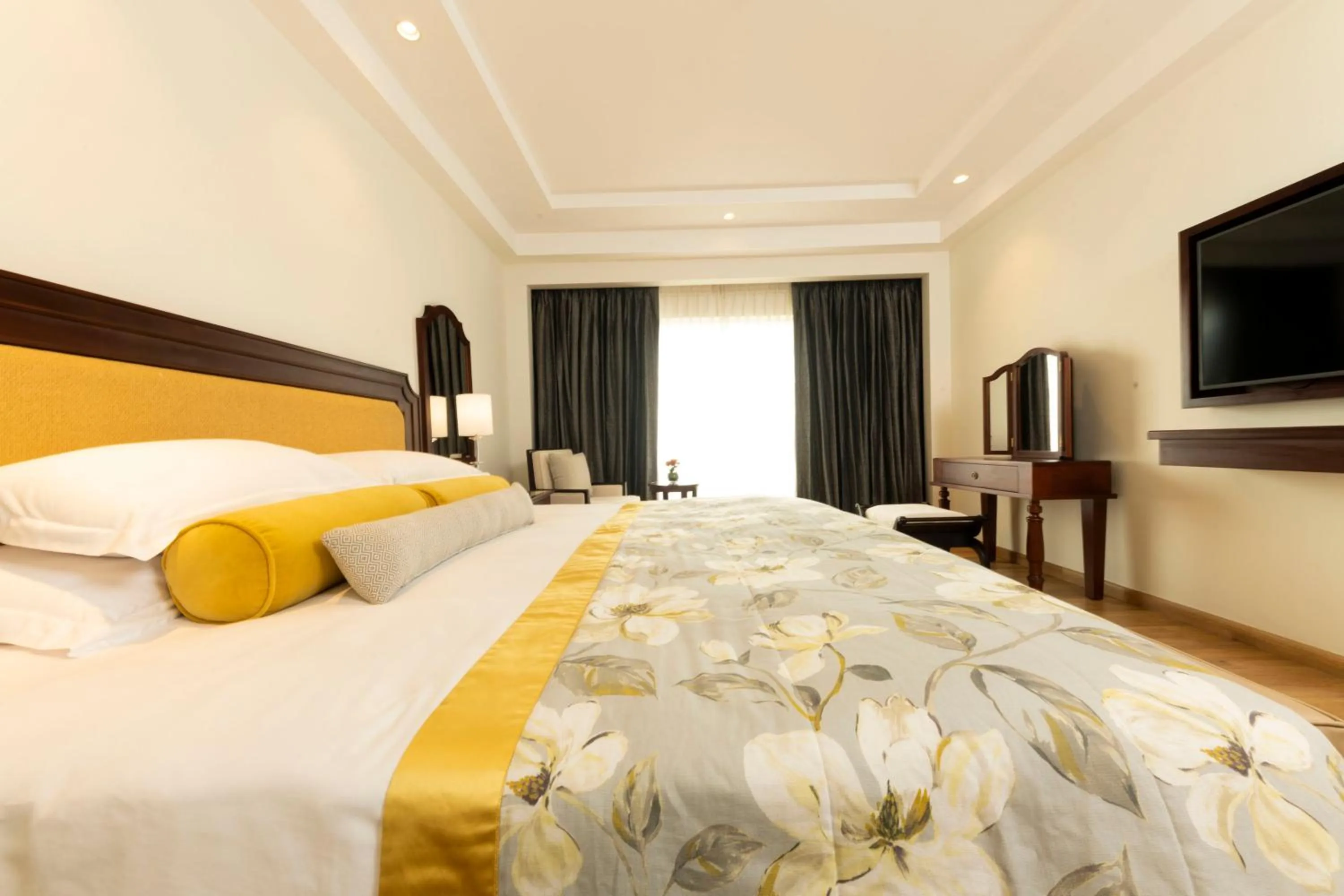 Bedroom, Bed in Taj Samudra, Colombo