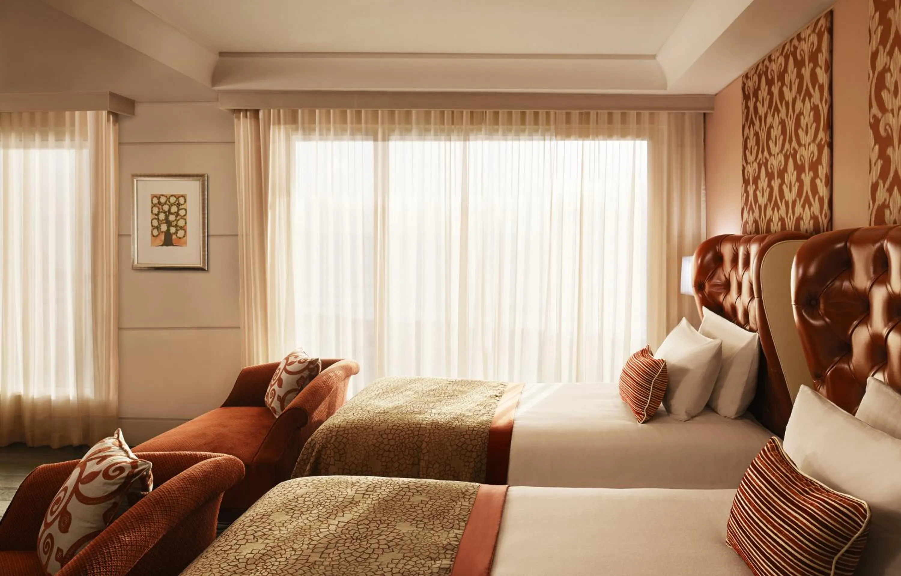 Photo of the whole room, Bed in Taj Samudra, Colombo