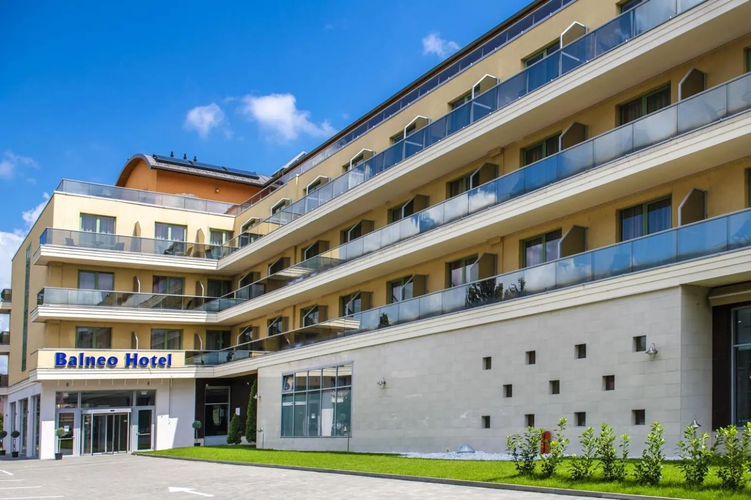 Facade/entrance in Balneo Hotel Zsori Thermal & Wellness