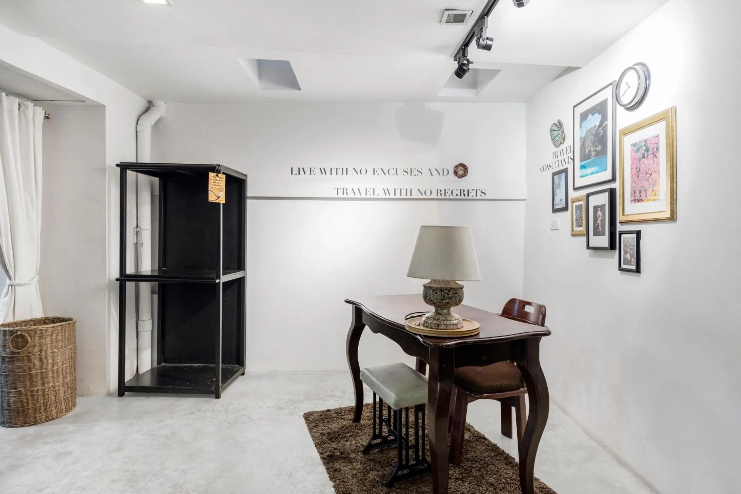 Dining area in Nappark Hostel @Khao San