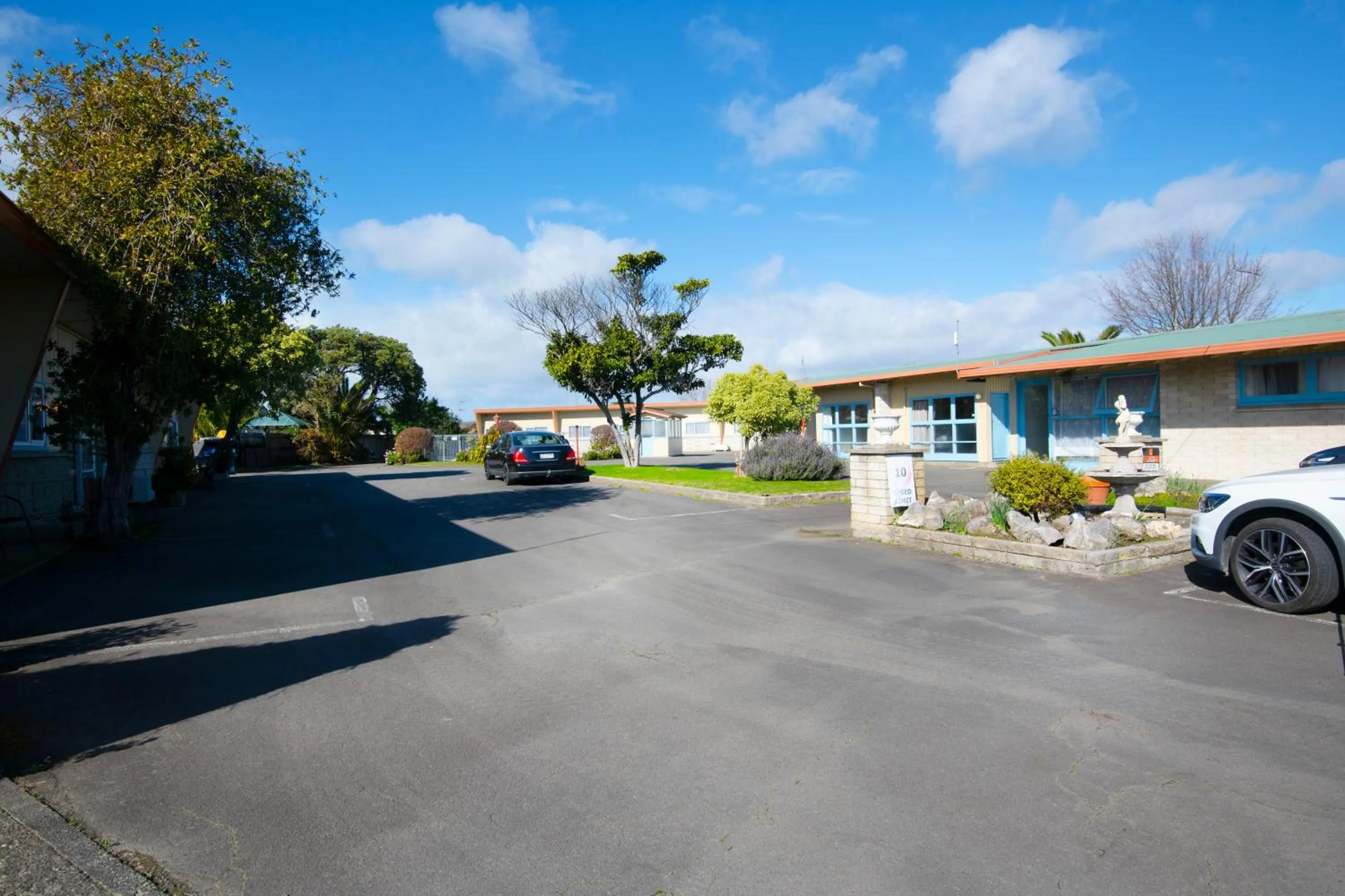 Property building in Spanish Lady Motel