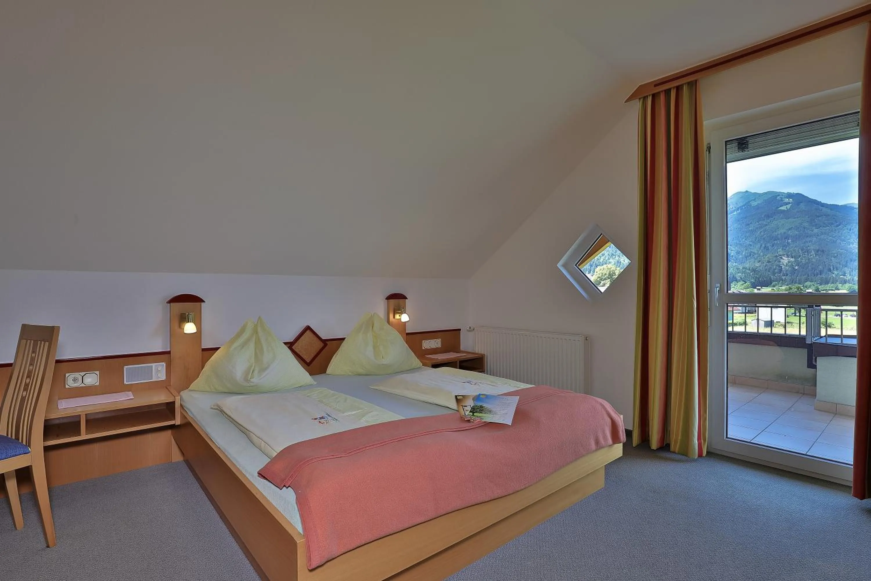 Bed in Hotel Garni Zerza
