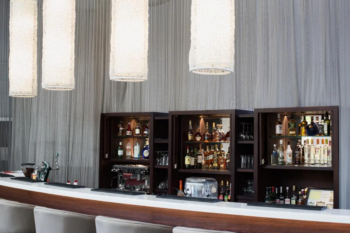 Lounge or bar in Vivanta Colombo, Airport Garden