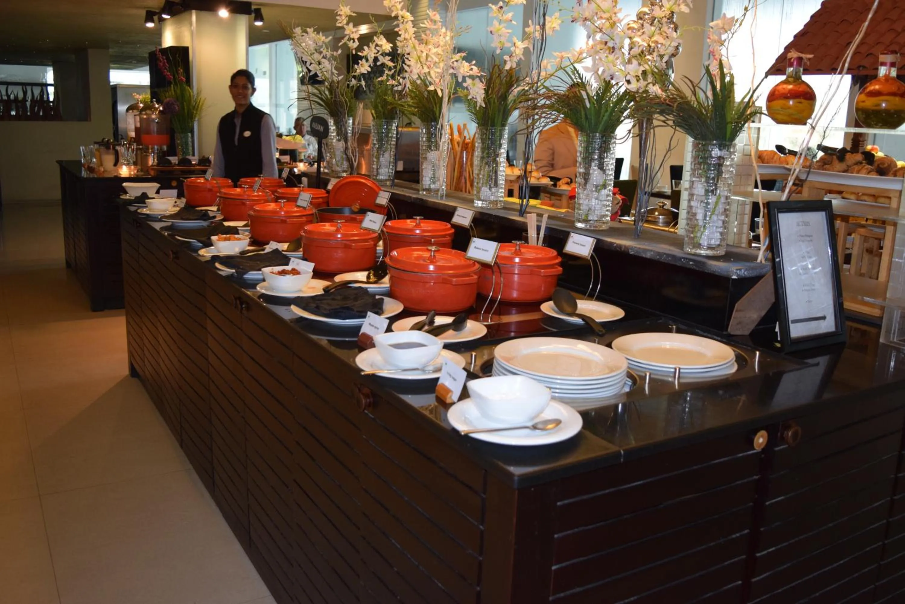 Restaurant/places to eat in Vivanta Colombo, Airport Garden