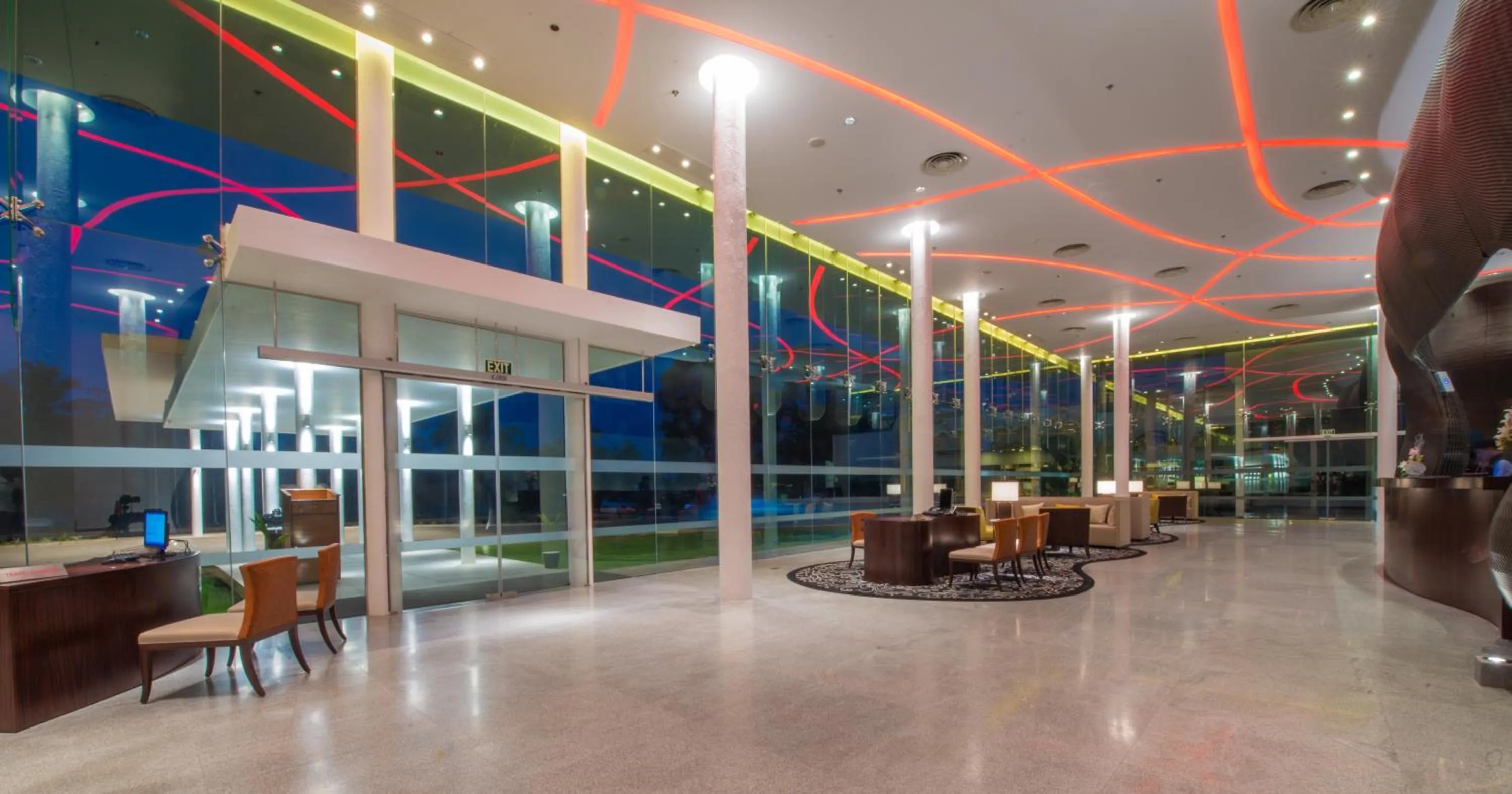 Lobby or reception in Vivanta Colombo, Airport Garden