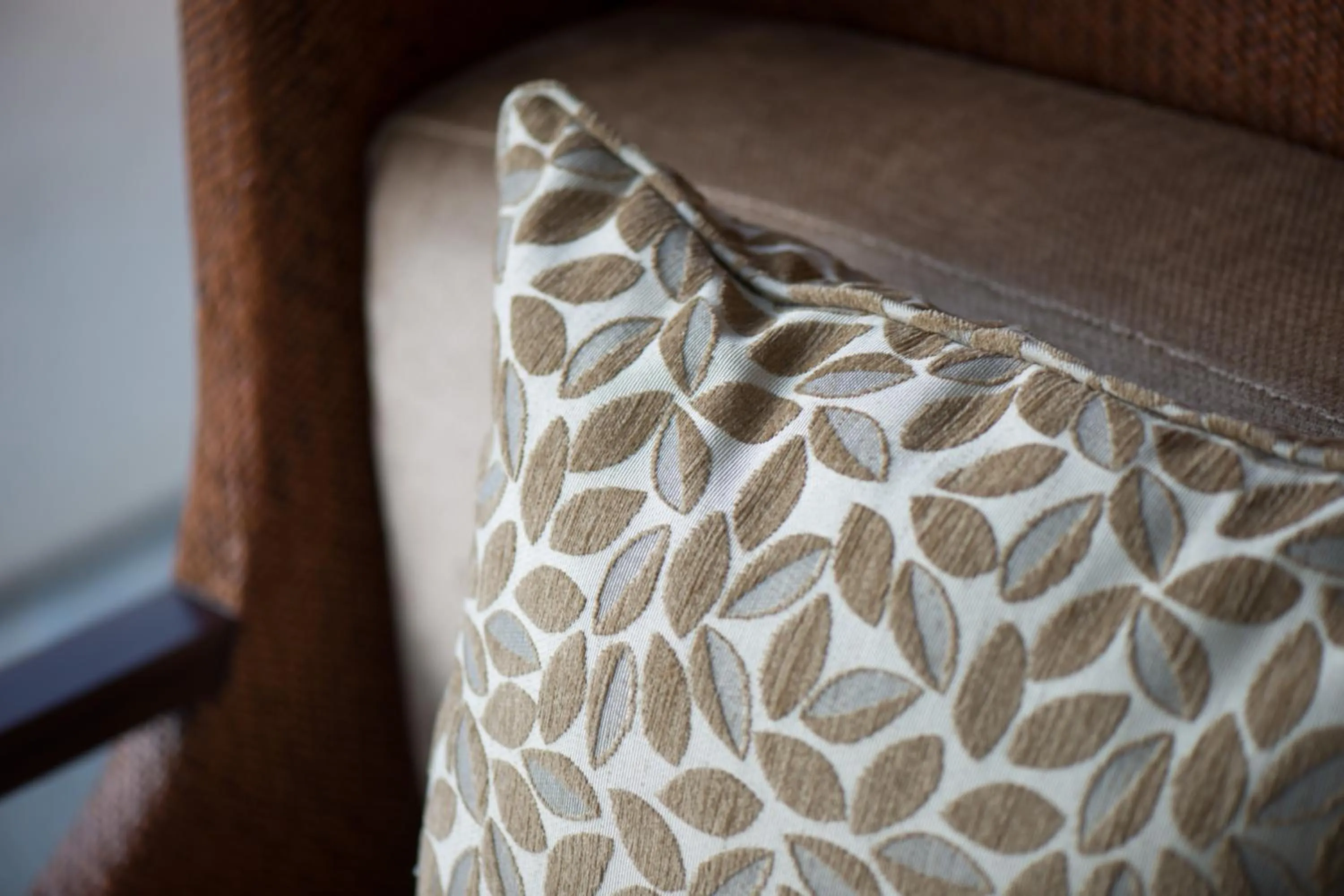 Bed in Vivanta Colombo, Airport Garden