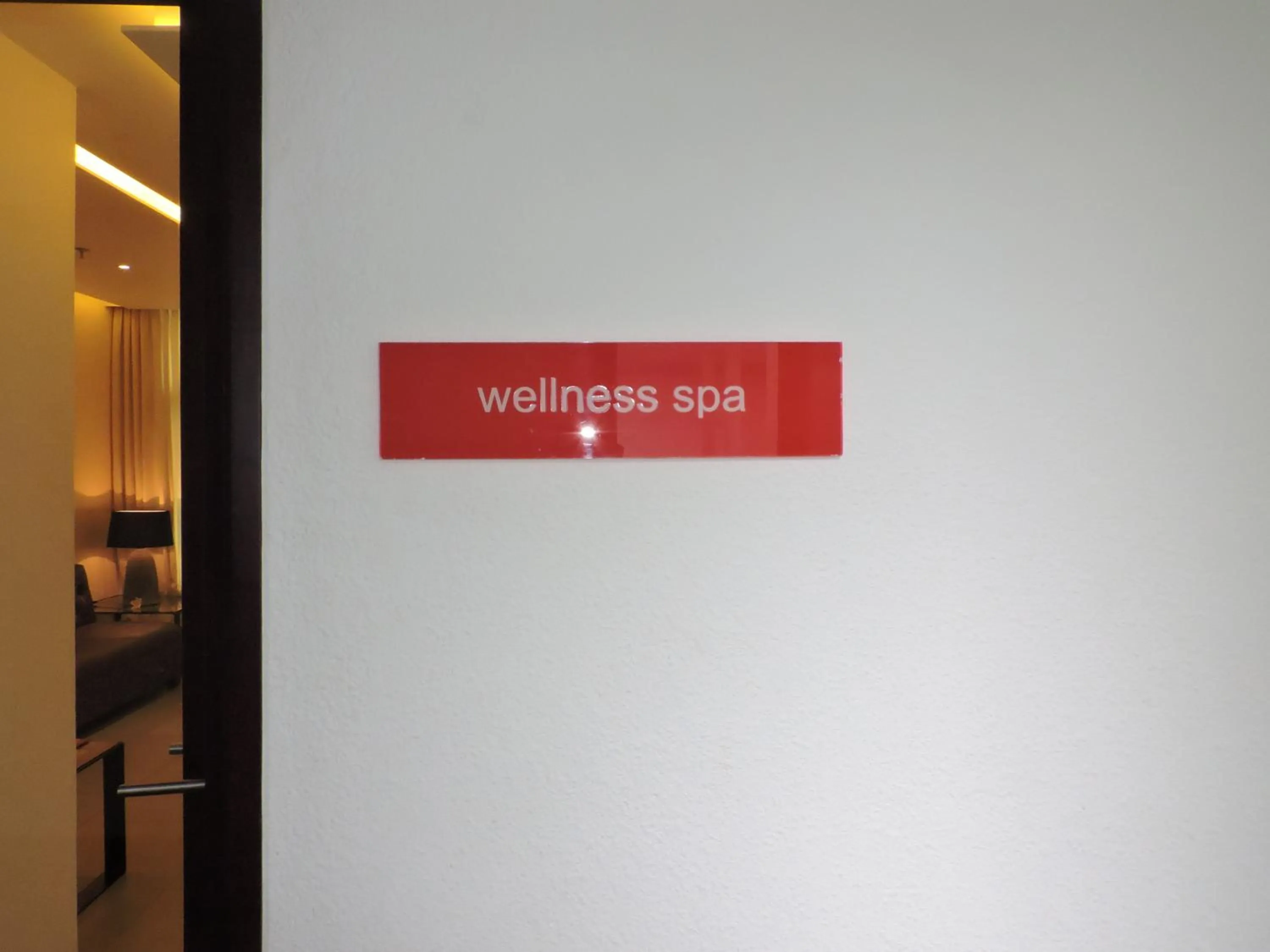 Spa and wellness centre/facilities in Vivanta Colombo, Airport Garden