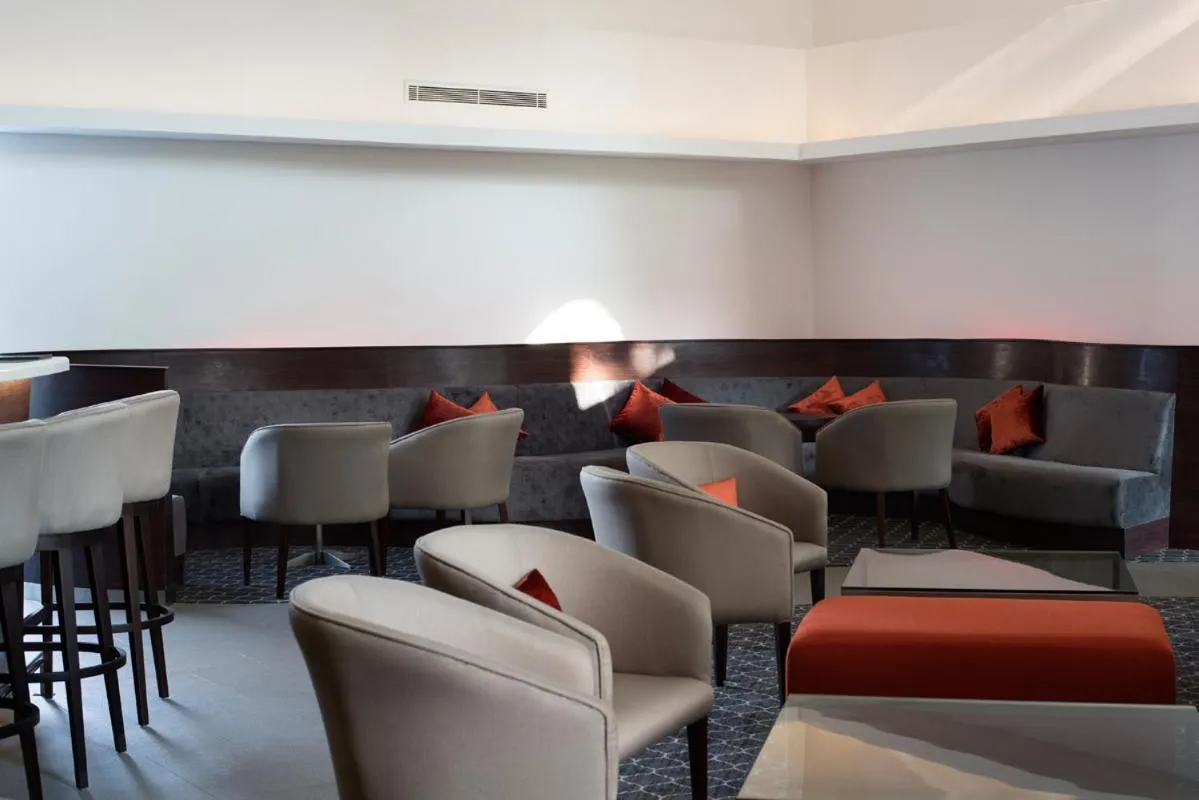 Lounge or bar in Vivanta Colombo, Airport Garden