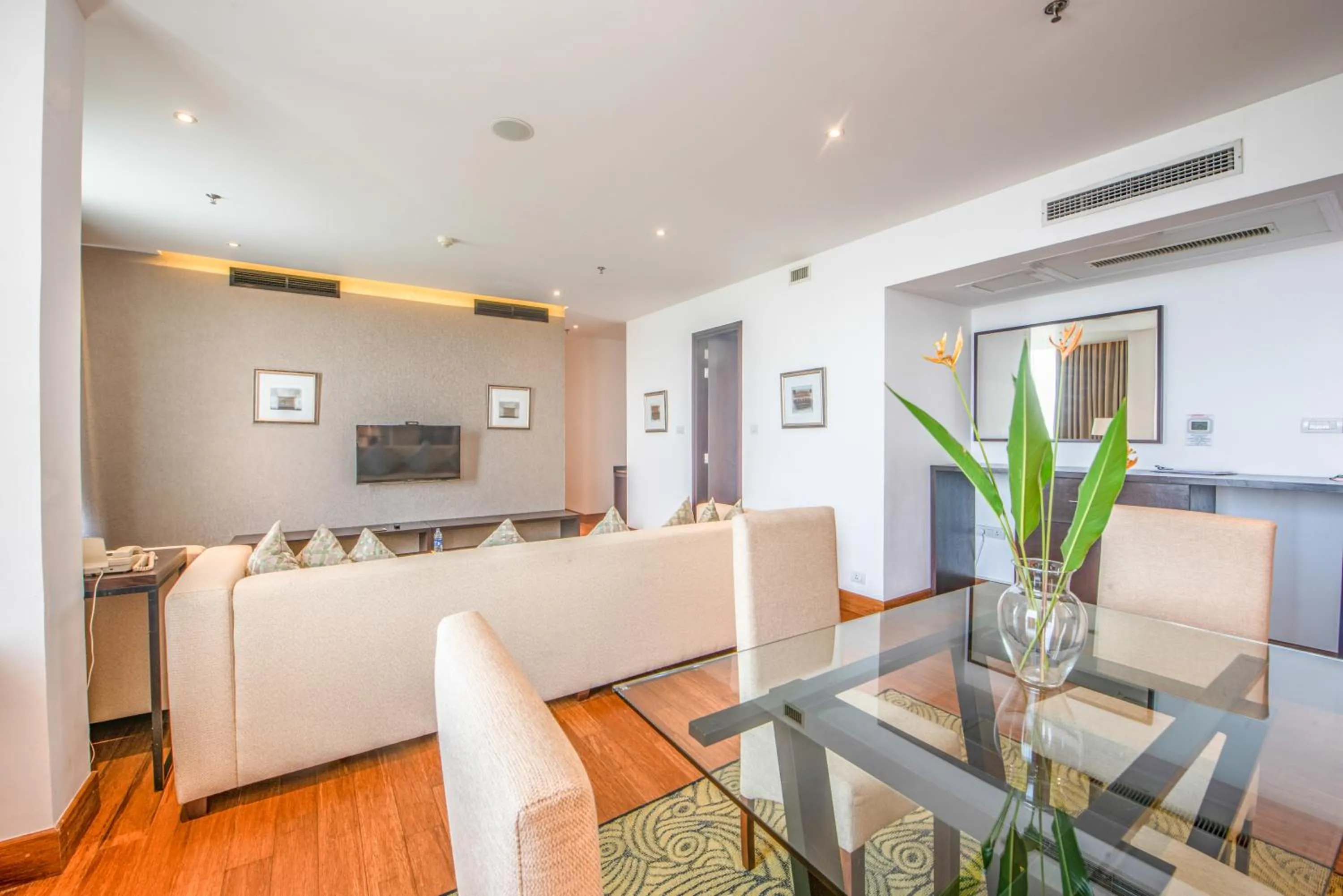 Living room in Vivanta Colombo, Airport Garden