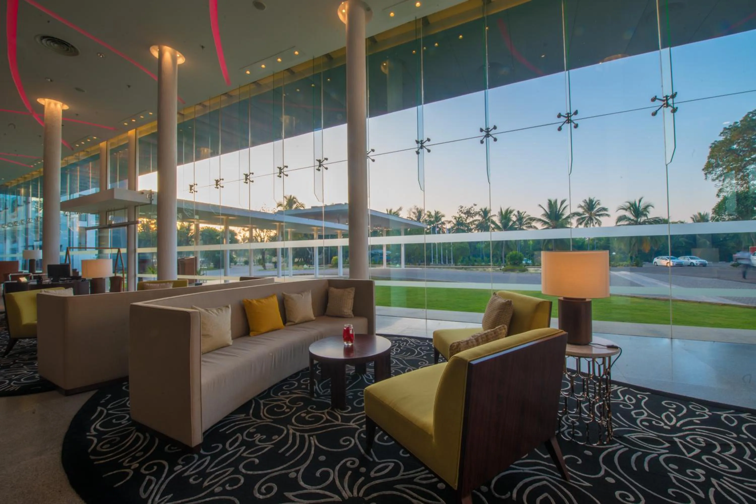 Lobby or reception in Vivanta Colombo, Airport Garden