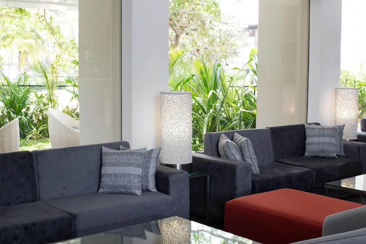 Lounge or bar in Vivanta Colombo, Airport Garden