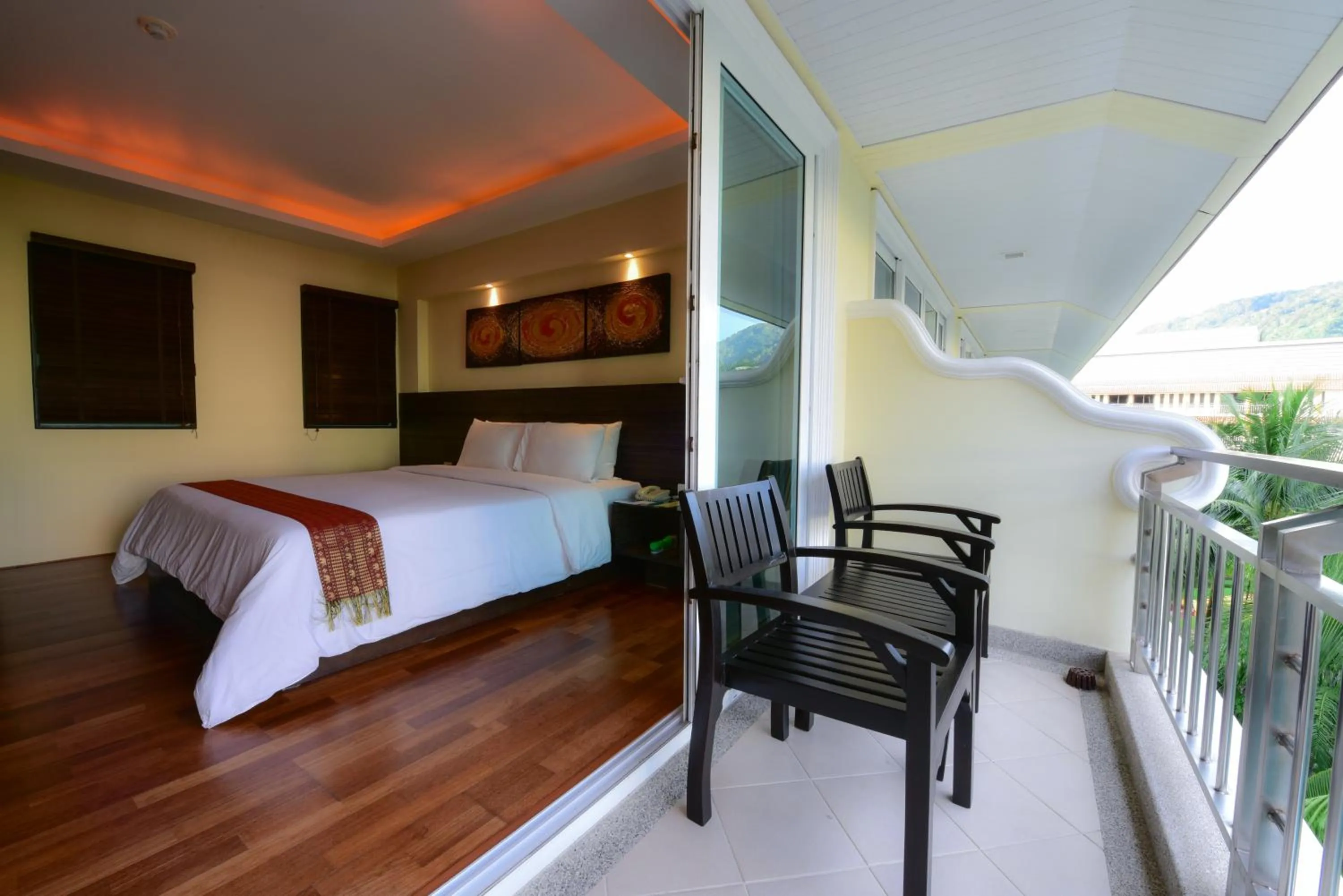 Balcony/Terrace, Bed in R-Mar Resort and Spa Patong, Phuket