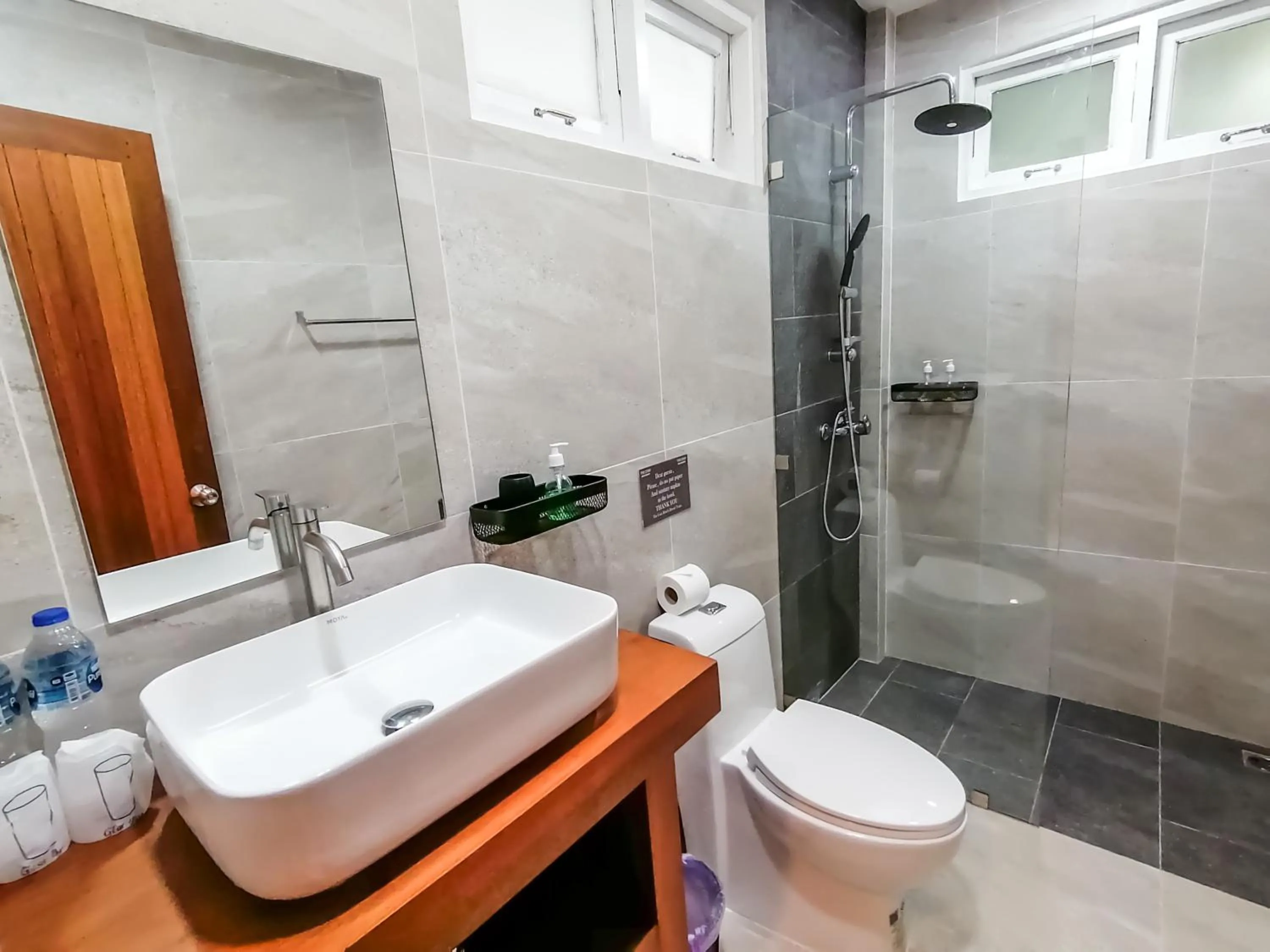 Bathroom in The Cosy Maenam Beach Resort