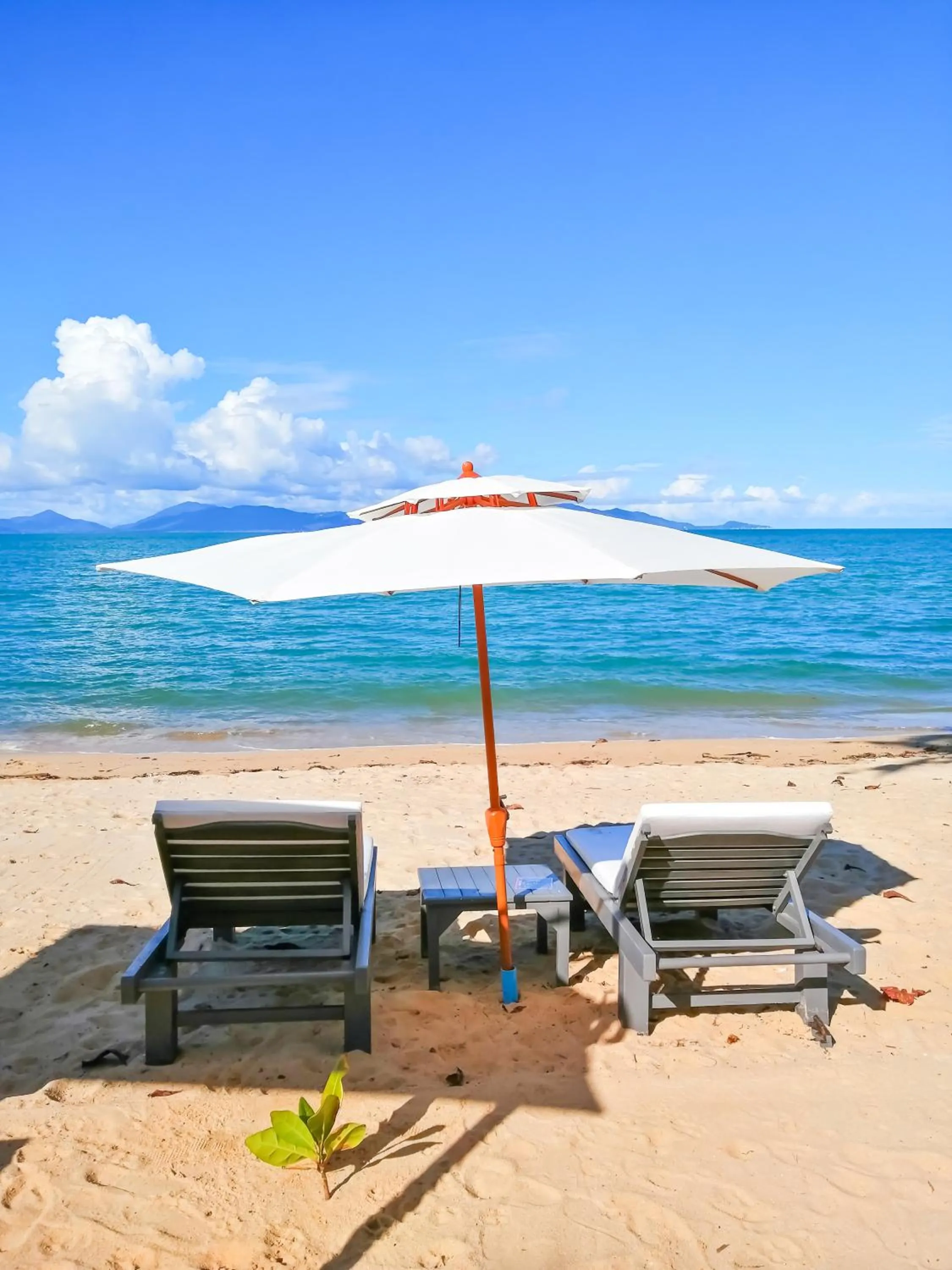 Beach in The Cosy Maenam Beach Resort