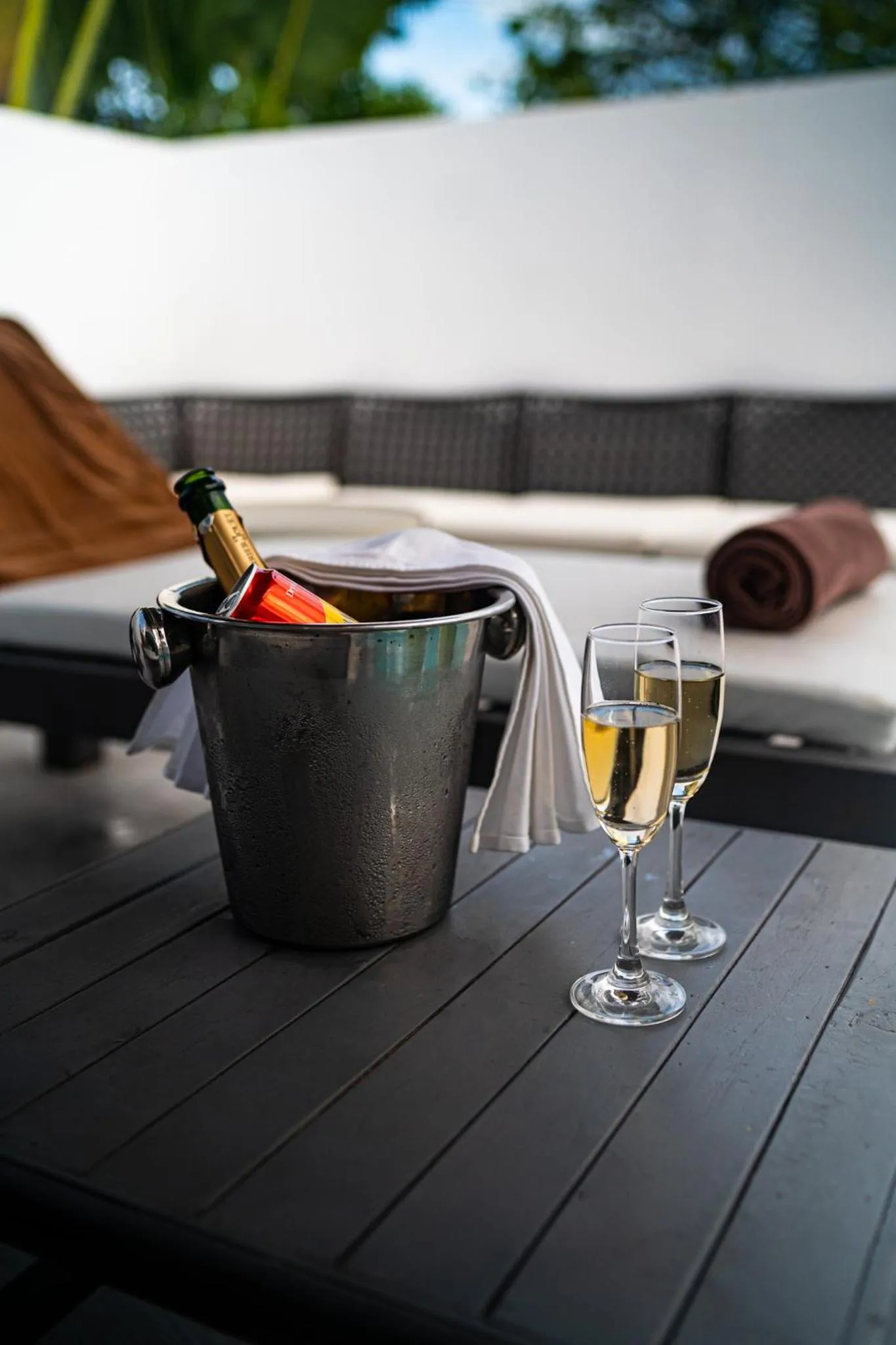 The Cosy Maenam Beach Resort