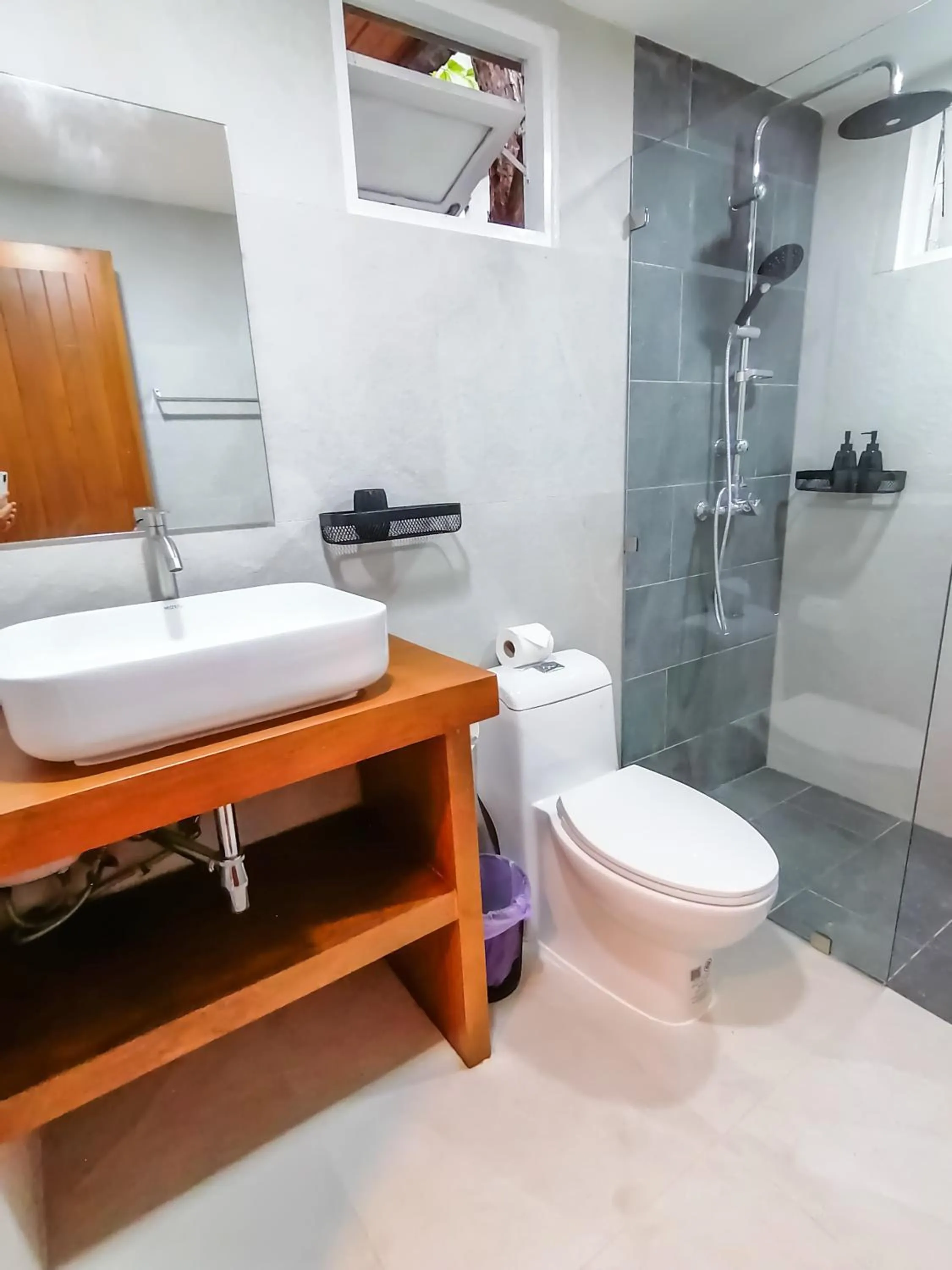 Bathroom in The Cosy Maenam Beach Resort