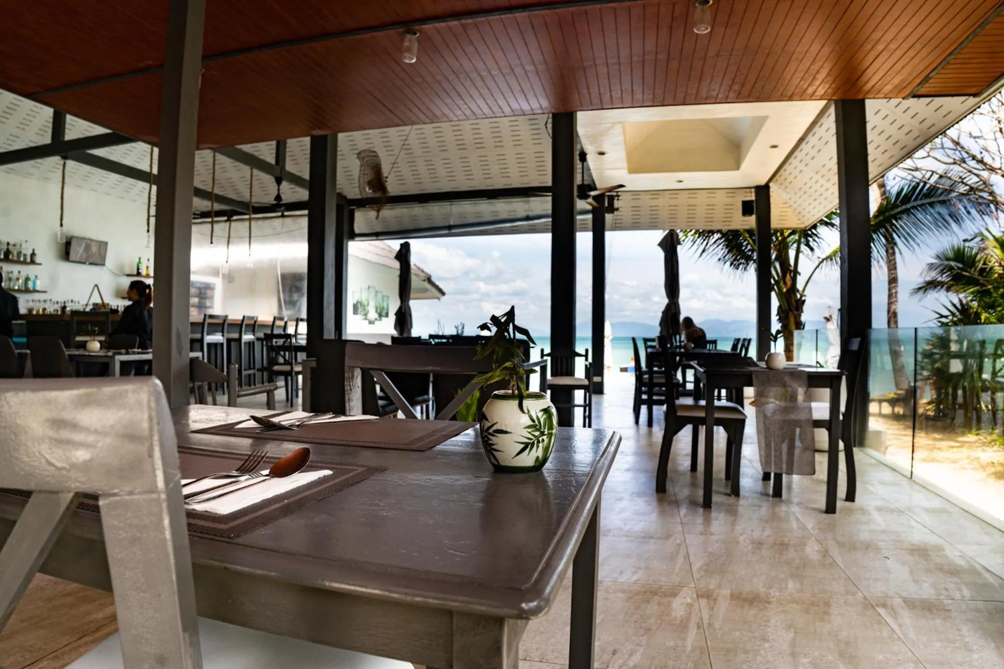 The Cosy Maenam Beach Resort