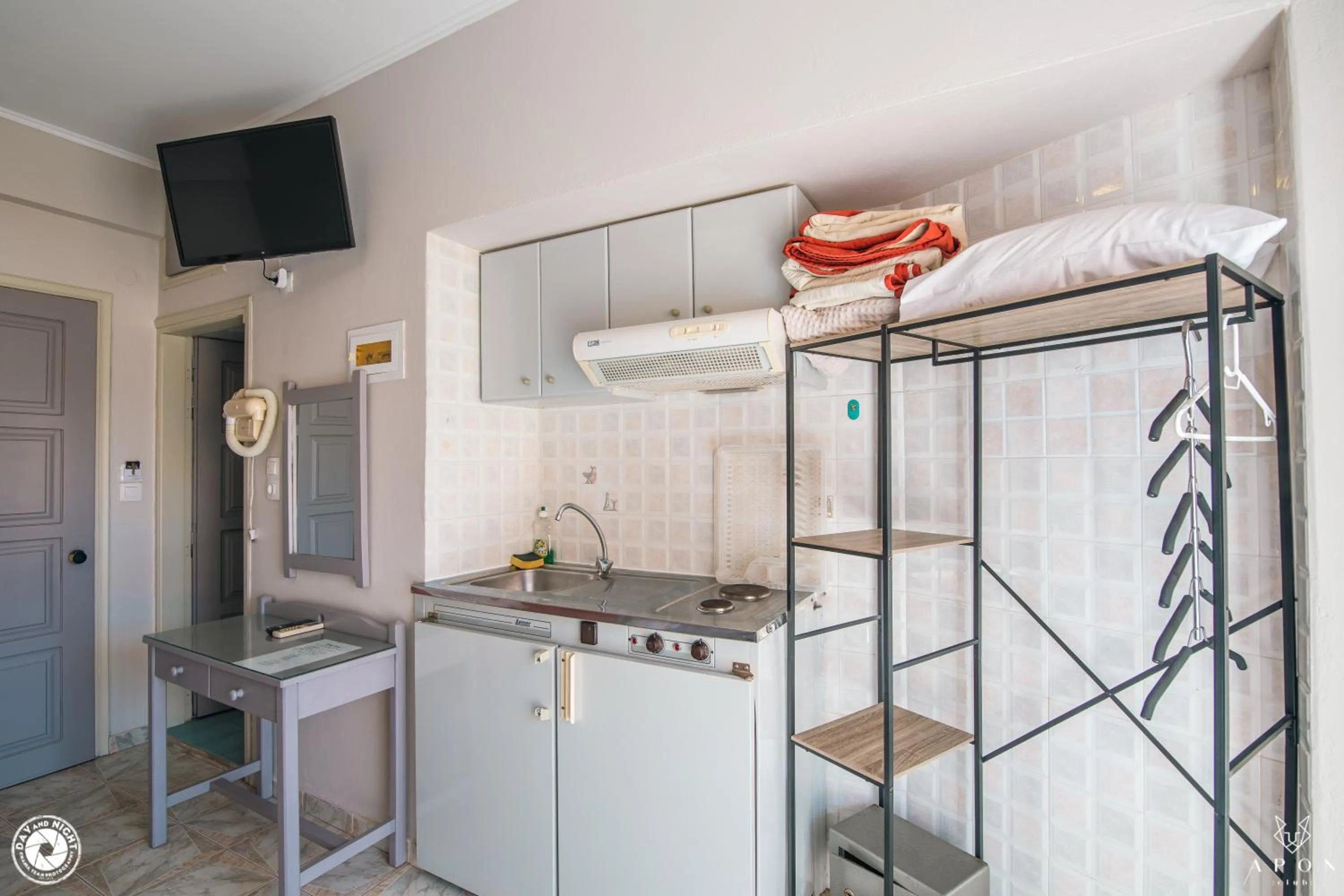 Bikakis Family Apartments