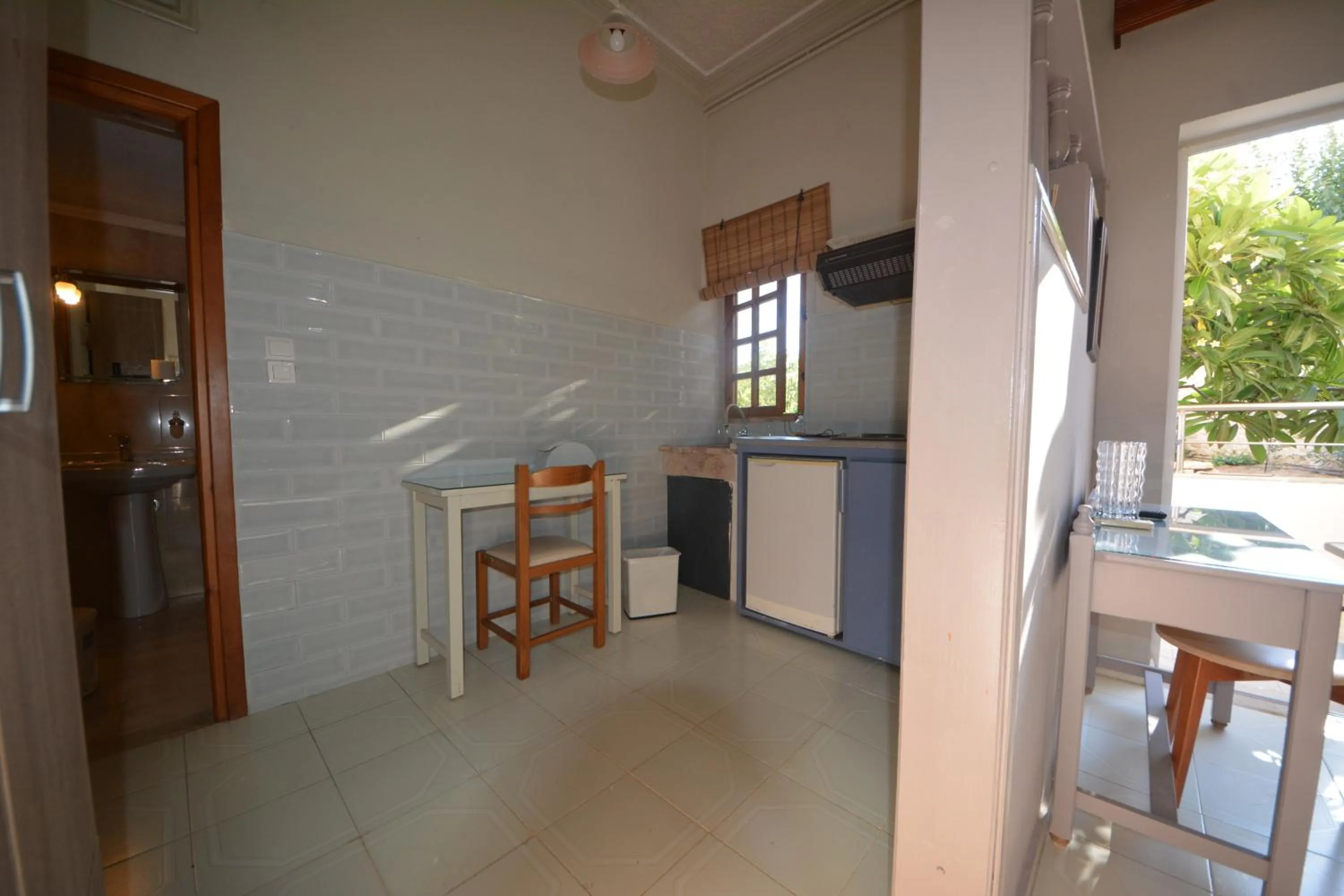 Bikakis Family Apartments