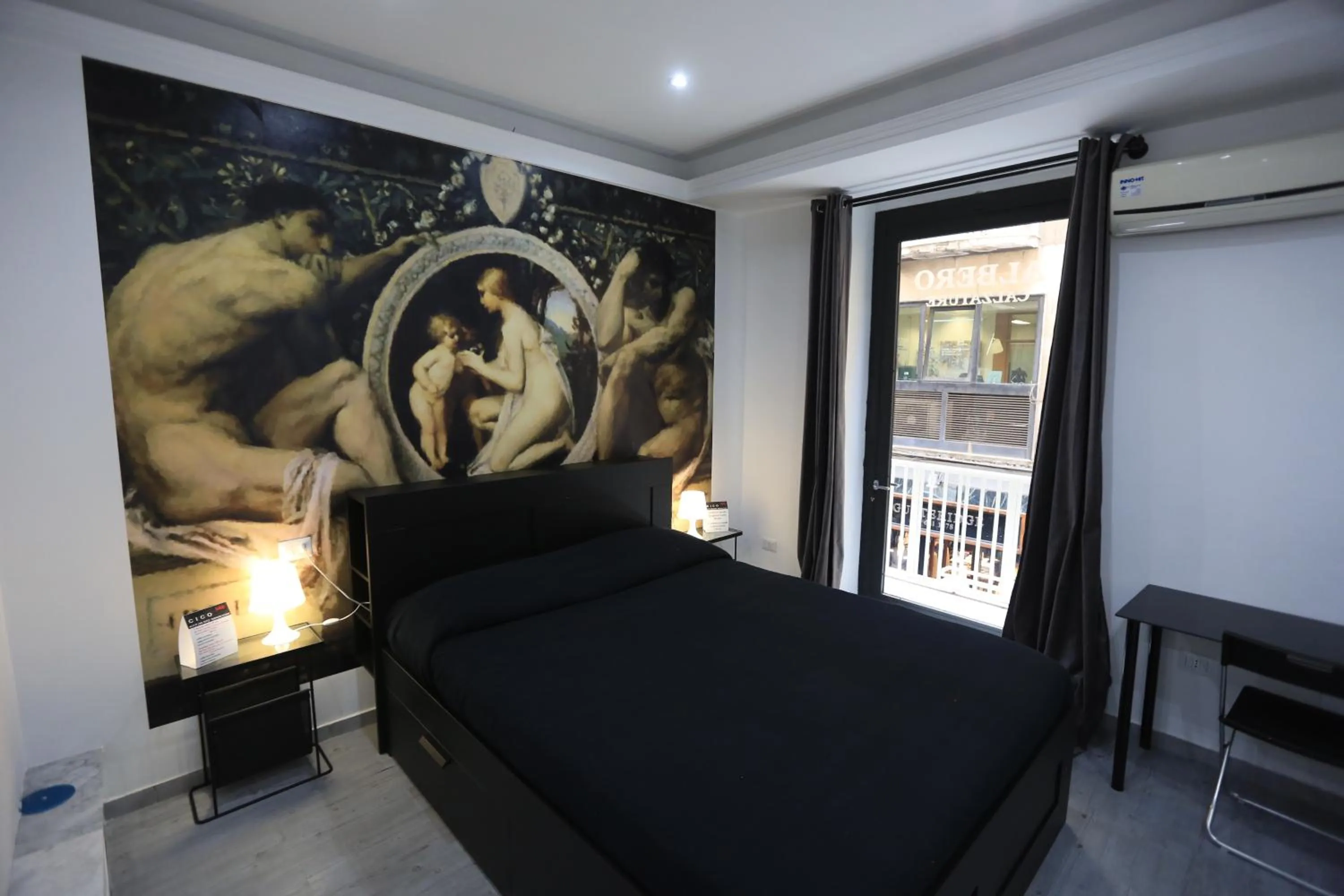 Property building, Bed in Cico B&B