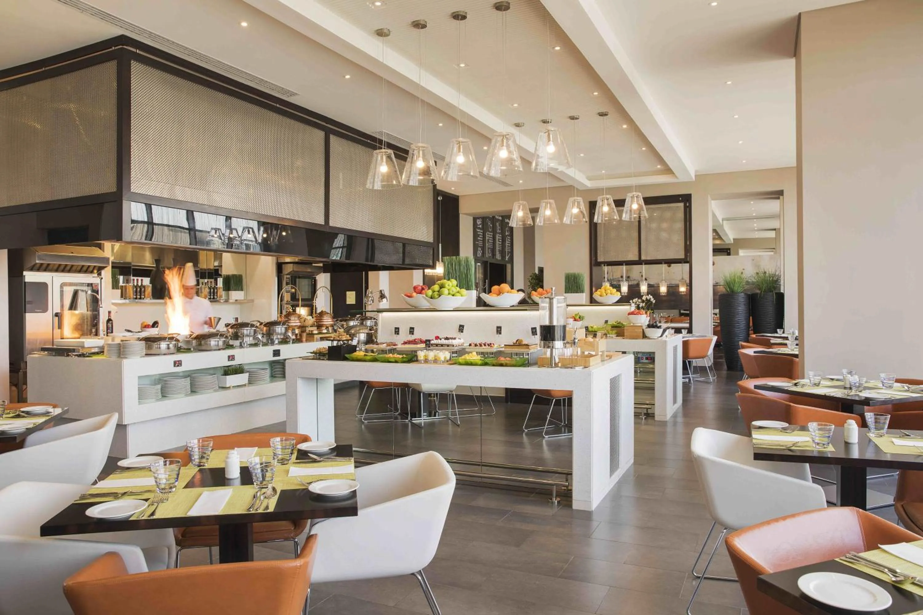 Restaurant/places to eat in Centro Waha by Rotana