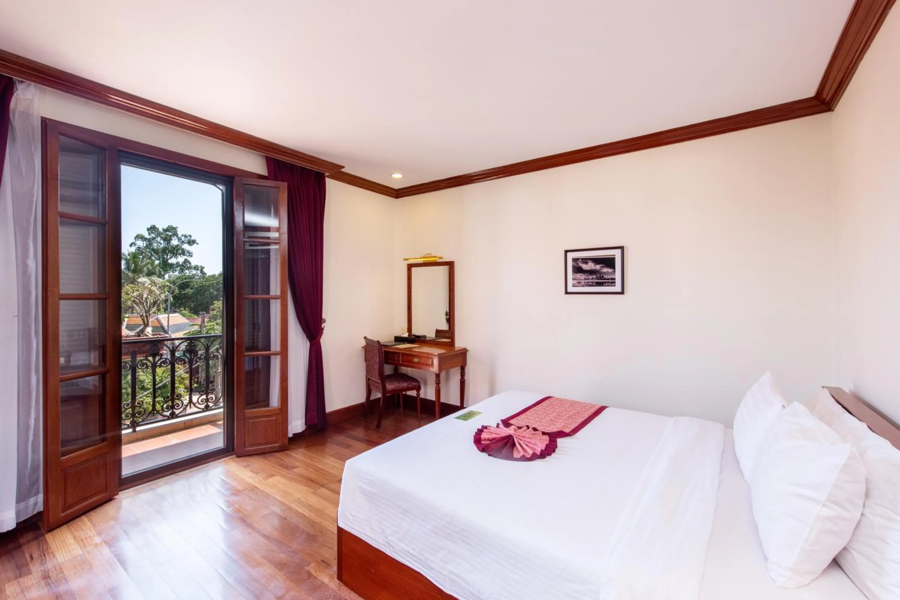 Photo of the whole room, Bed in Steung Siemreap Hotel