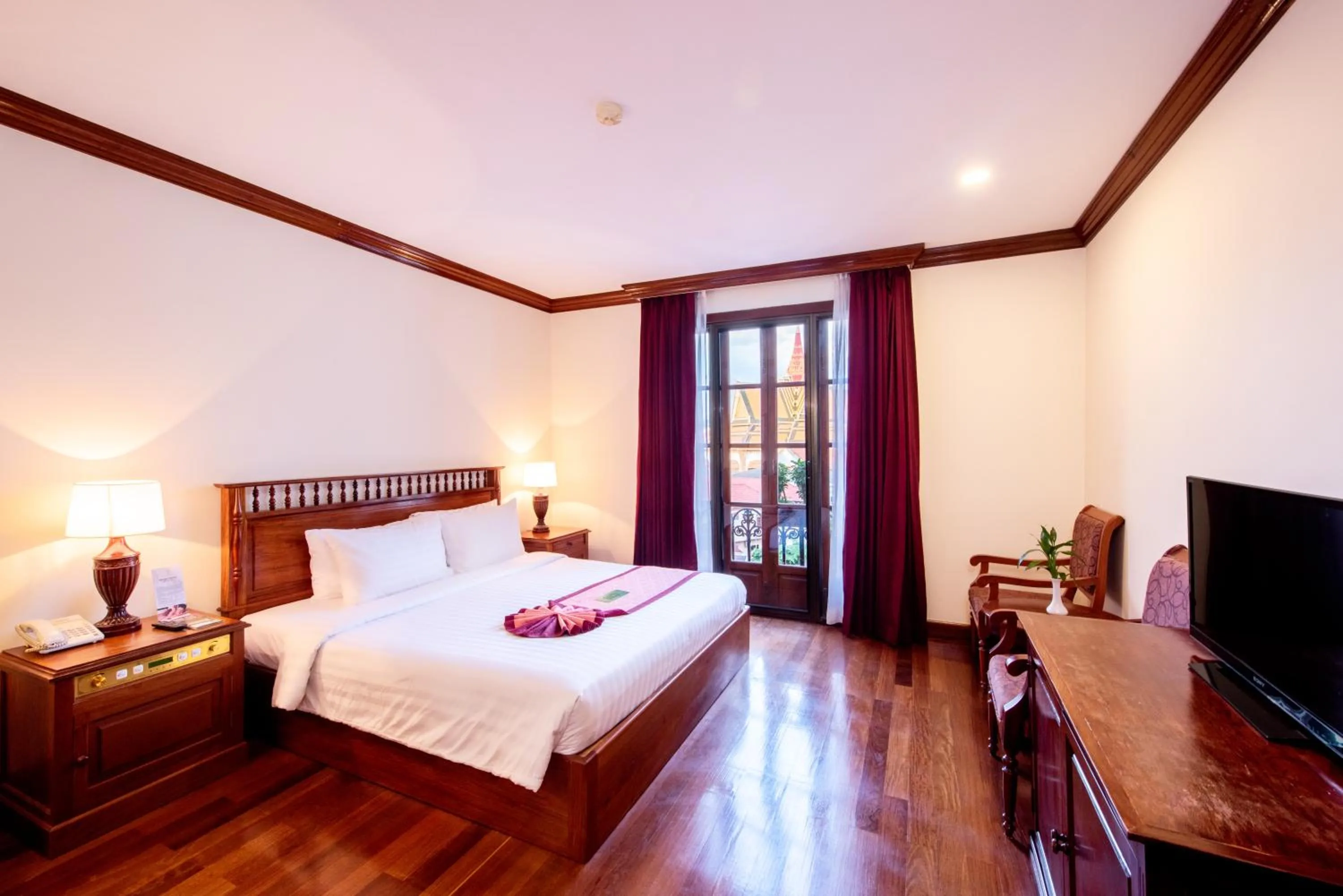 Photo of the whole room, Bed in Steung Siemreap Hotel