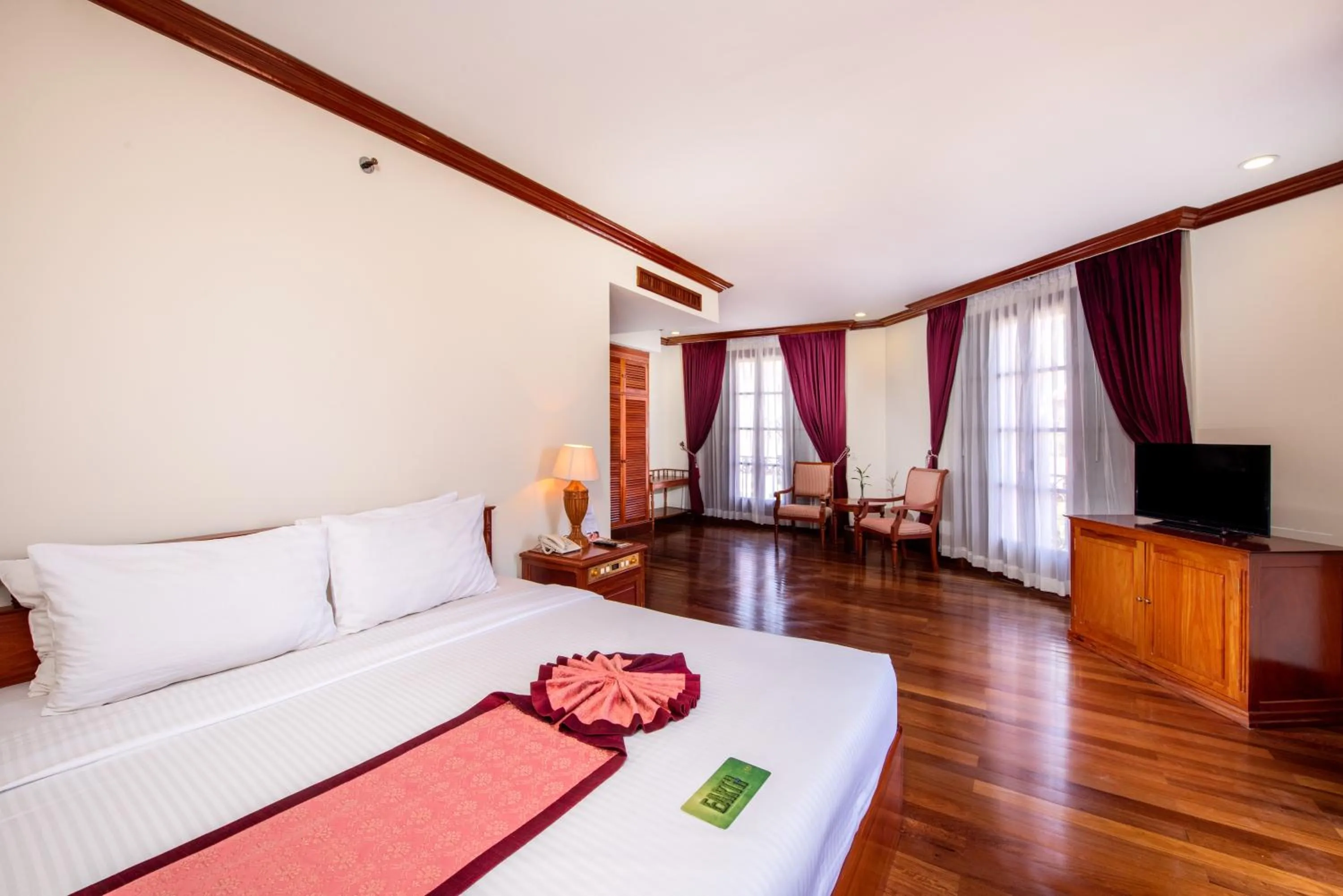 Photo of the whole room, Bed in Steung Siemreap Hotel