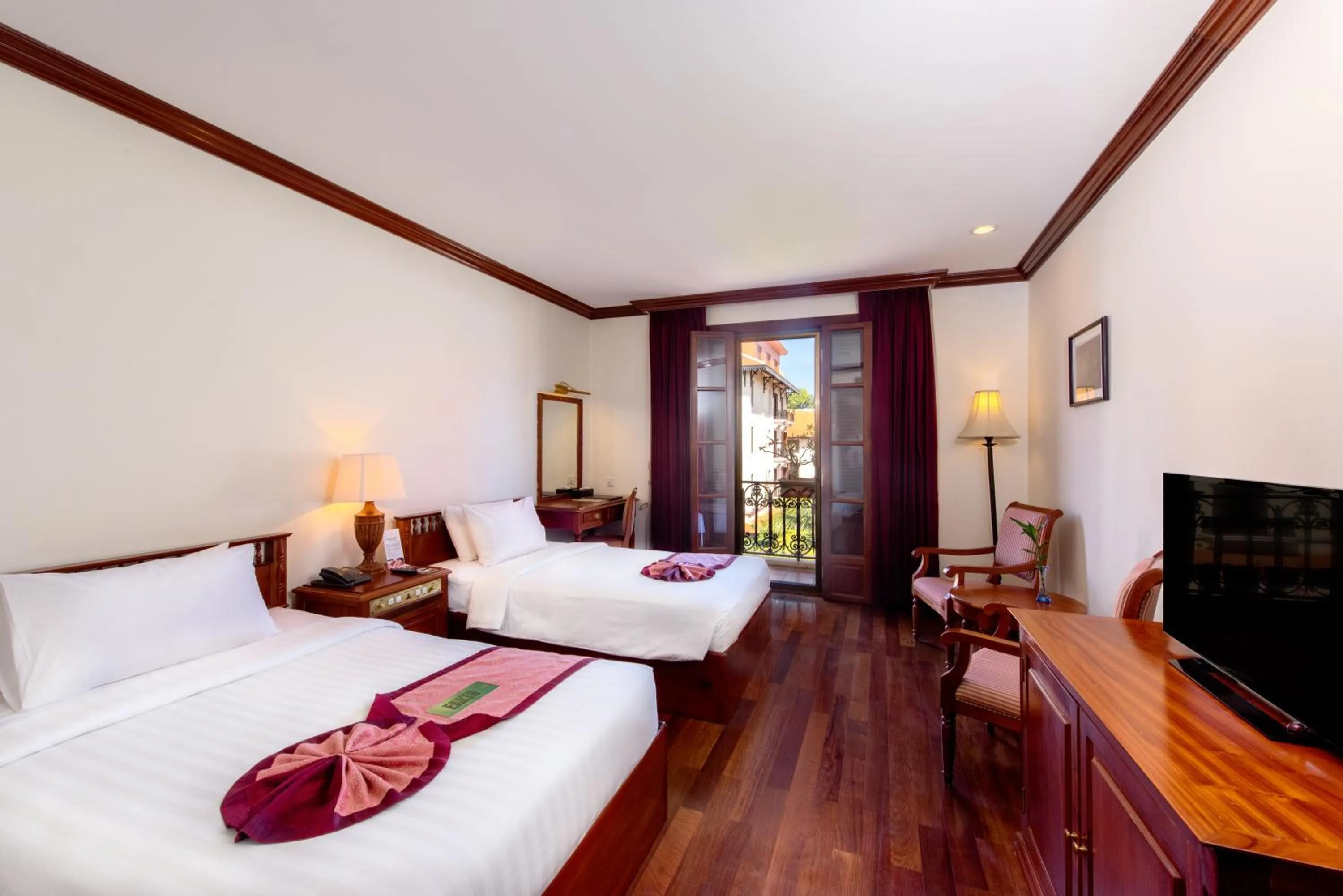 Photo of the whole room, Bed in Steung Siemreap Hotel