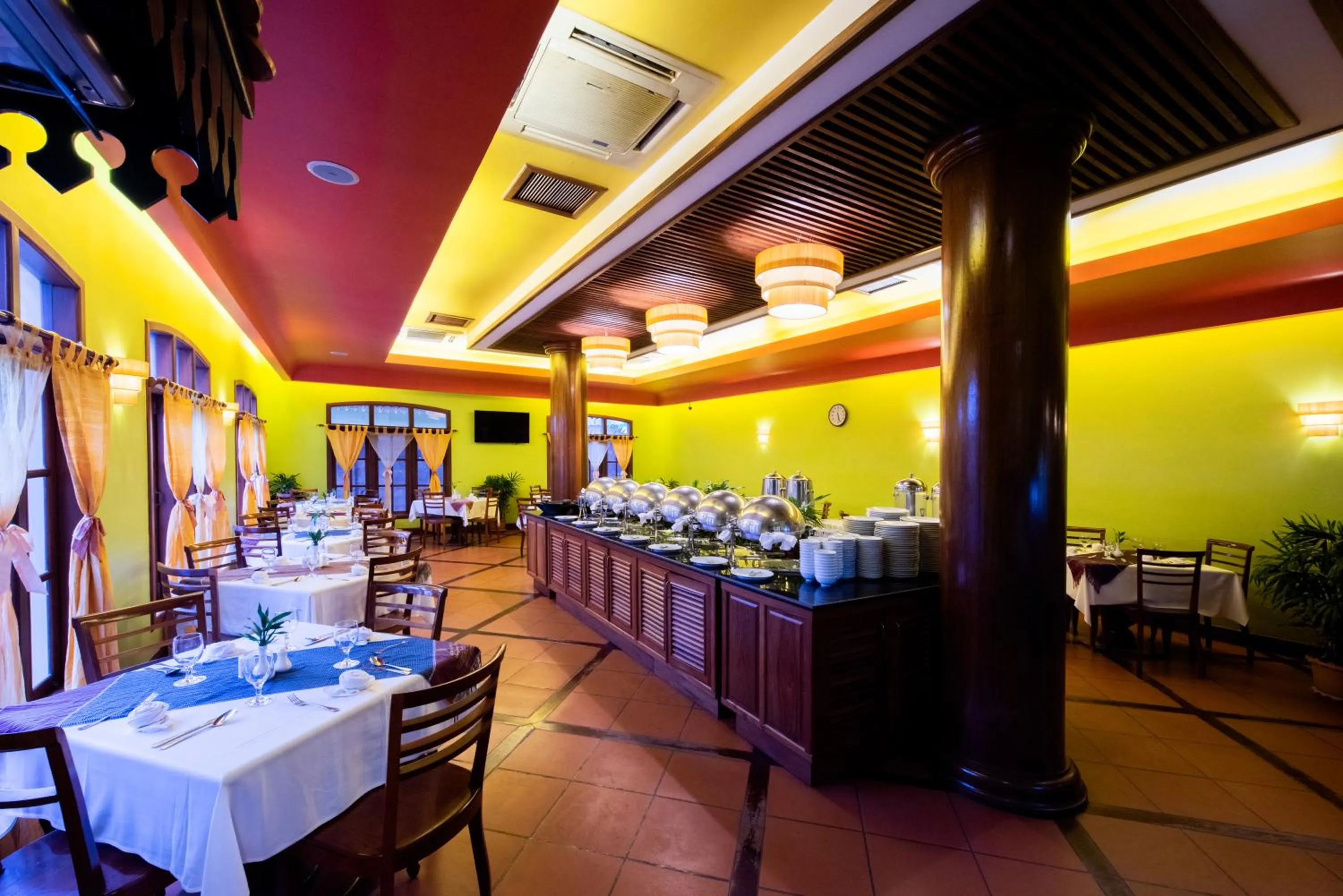 Restaurant/places to eat in Steung Siemreap Hotel