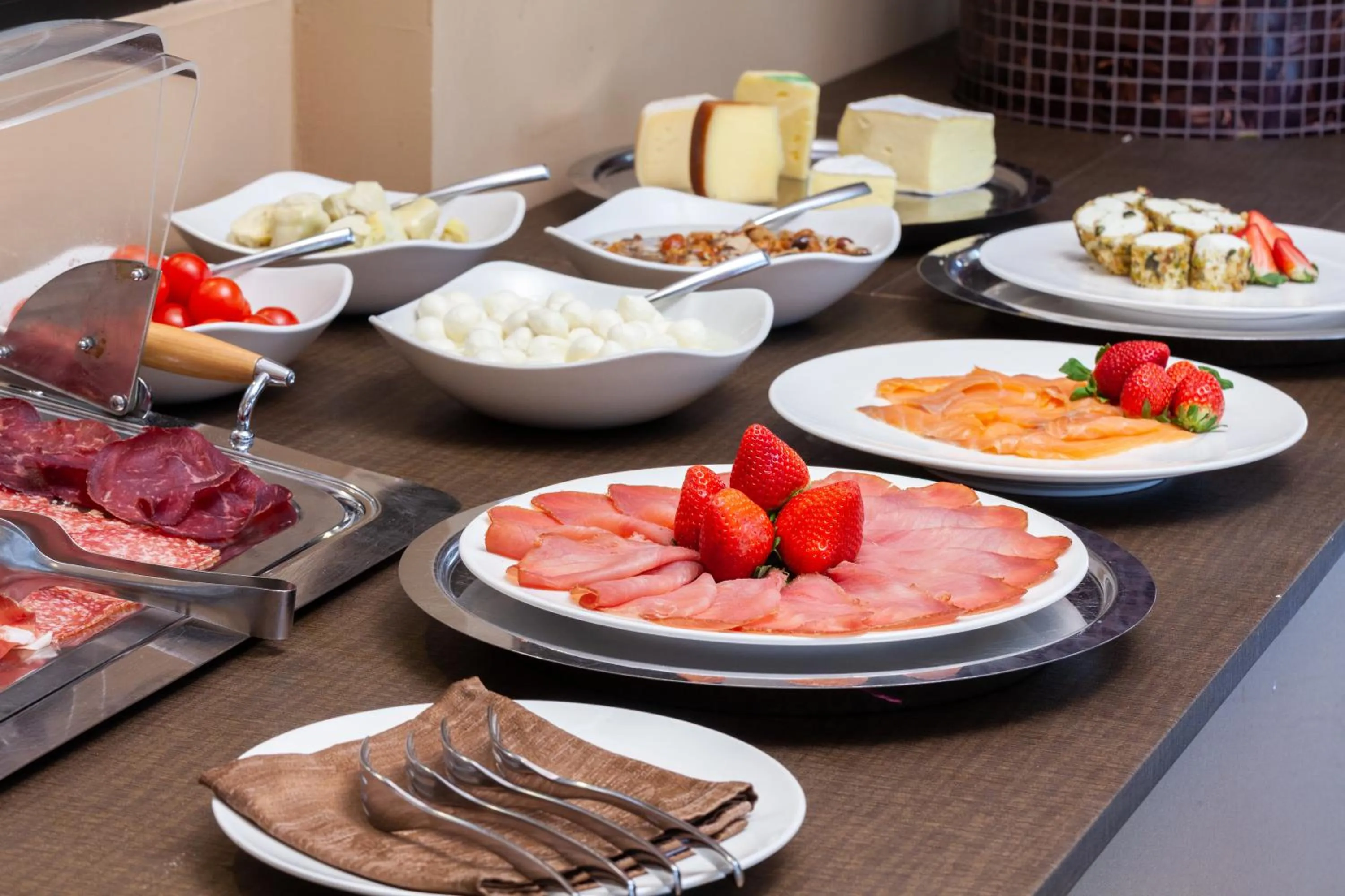 Buffet breakfast in Hotel Kristal Palace - Tonelli Hotels - Adult Friendly