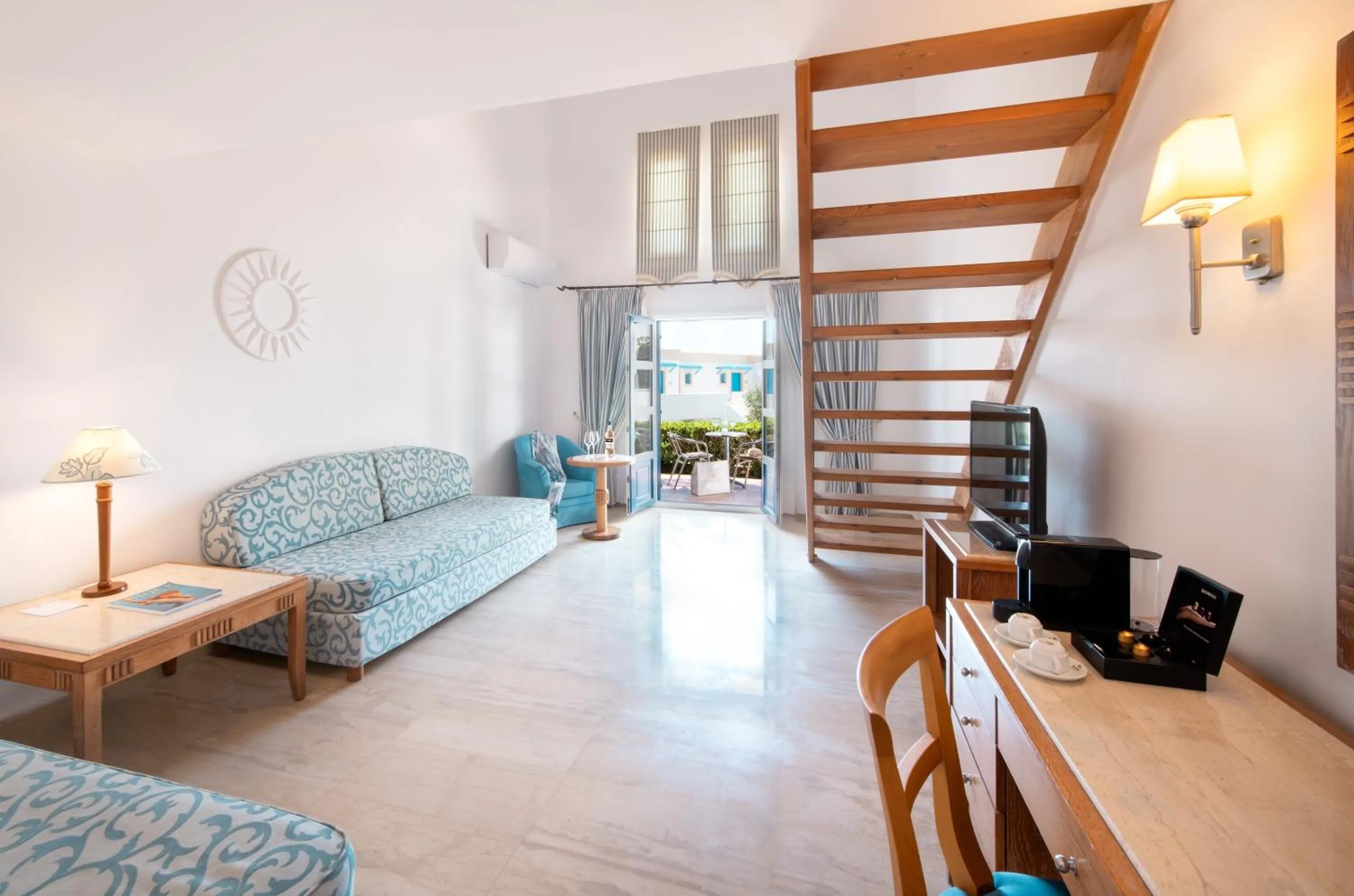 Photo of the whole room in Mitsis Norida