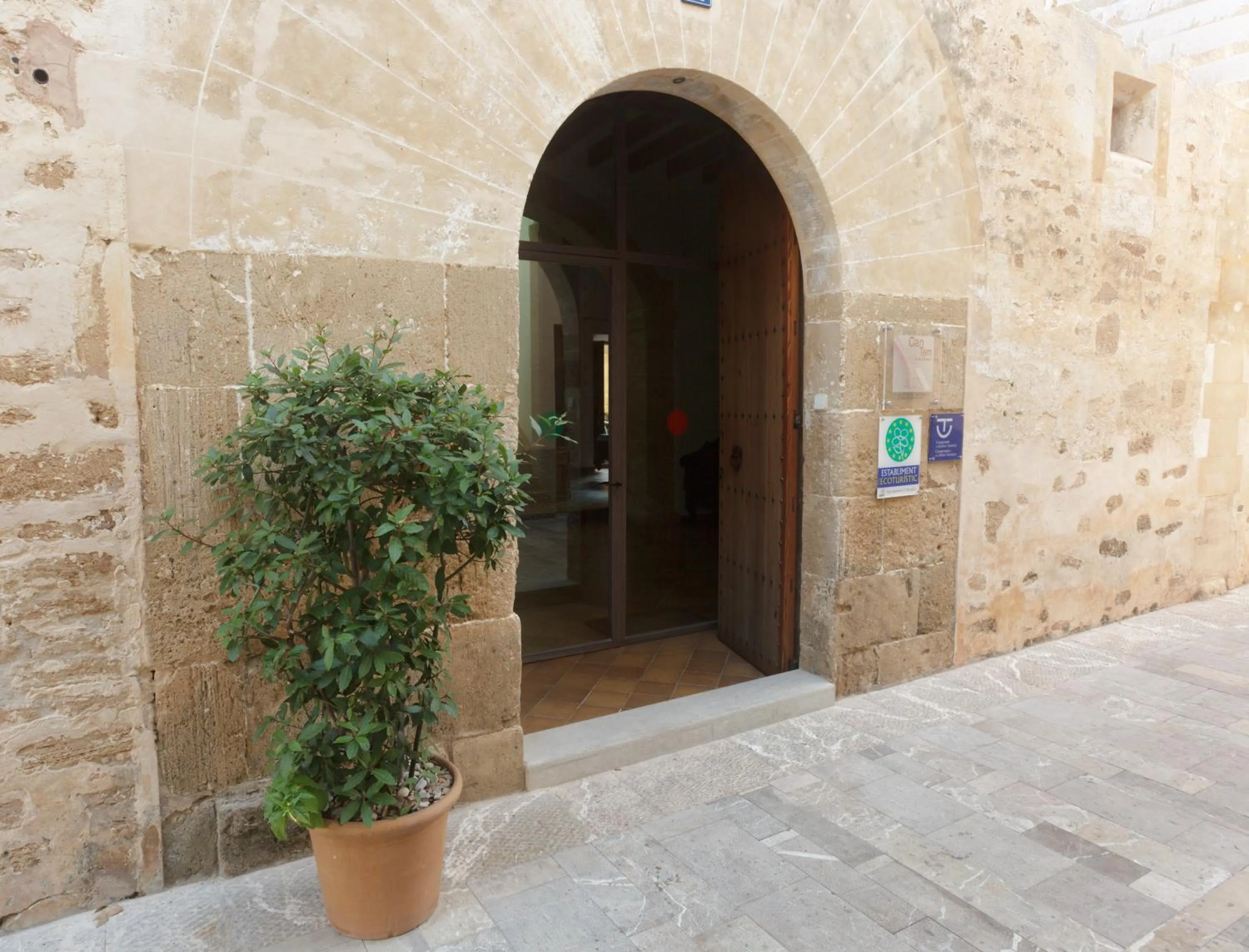 Facade/entrance in Can Tem Turismo de Interior