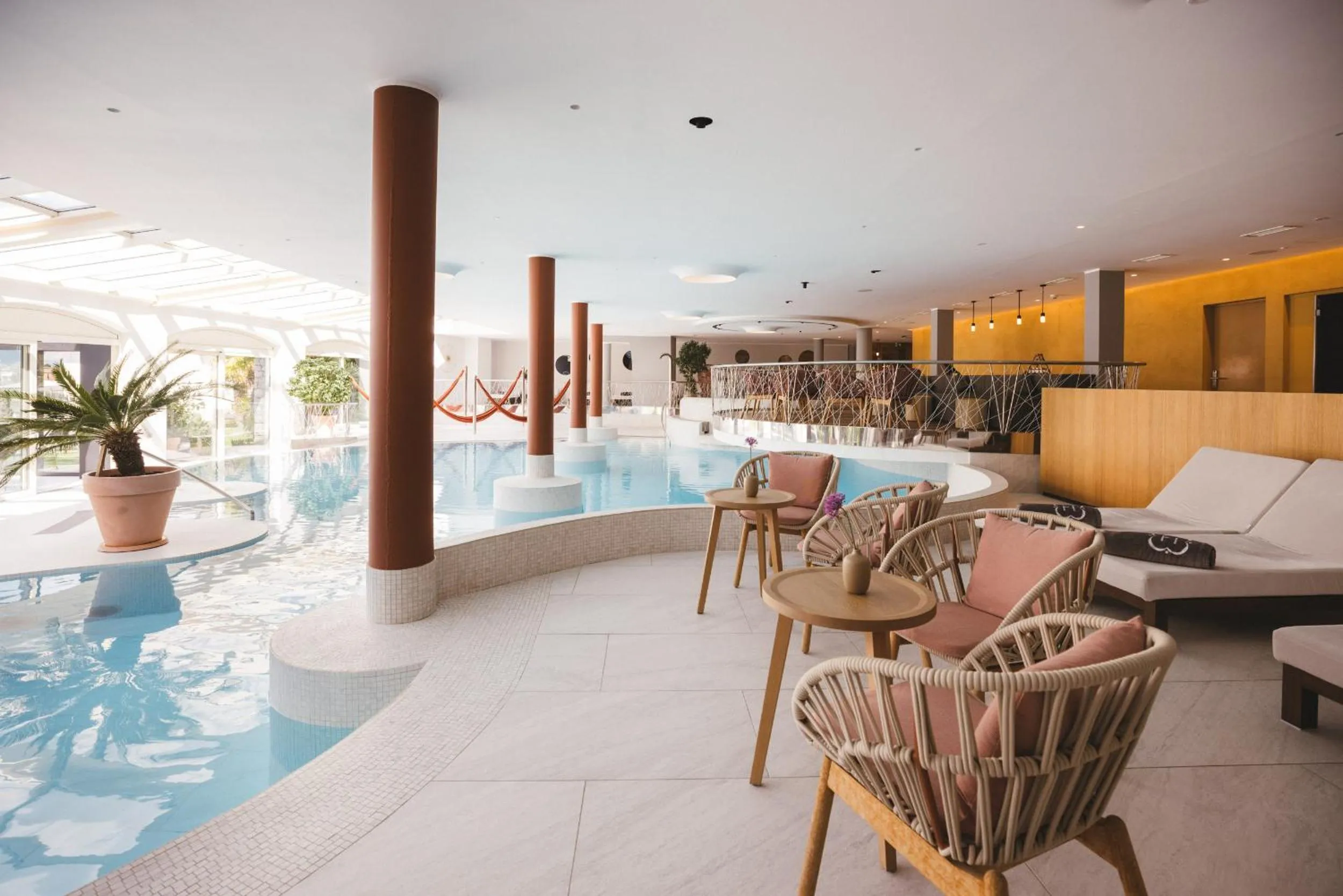 Swimming pool in Hotel Hohenwart