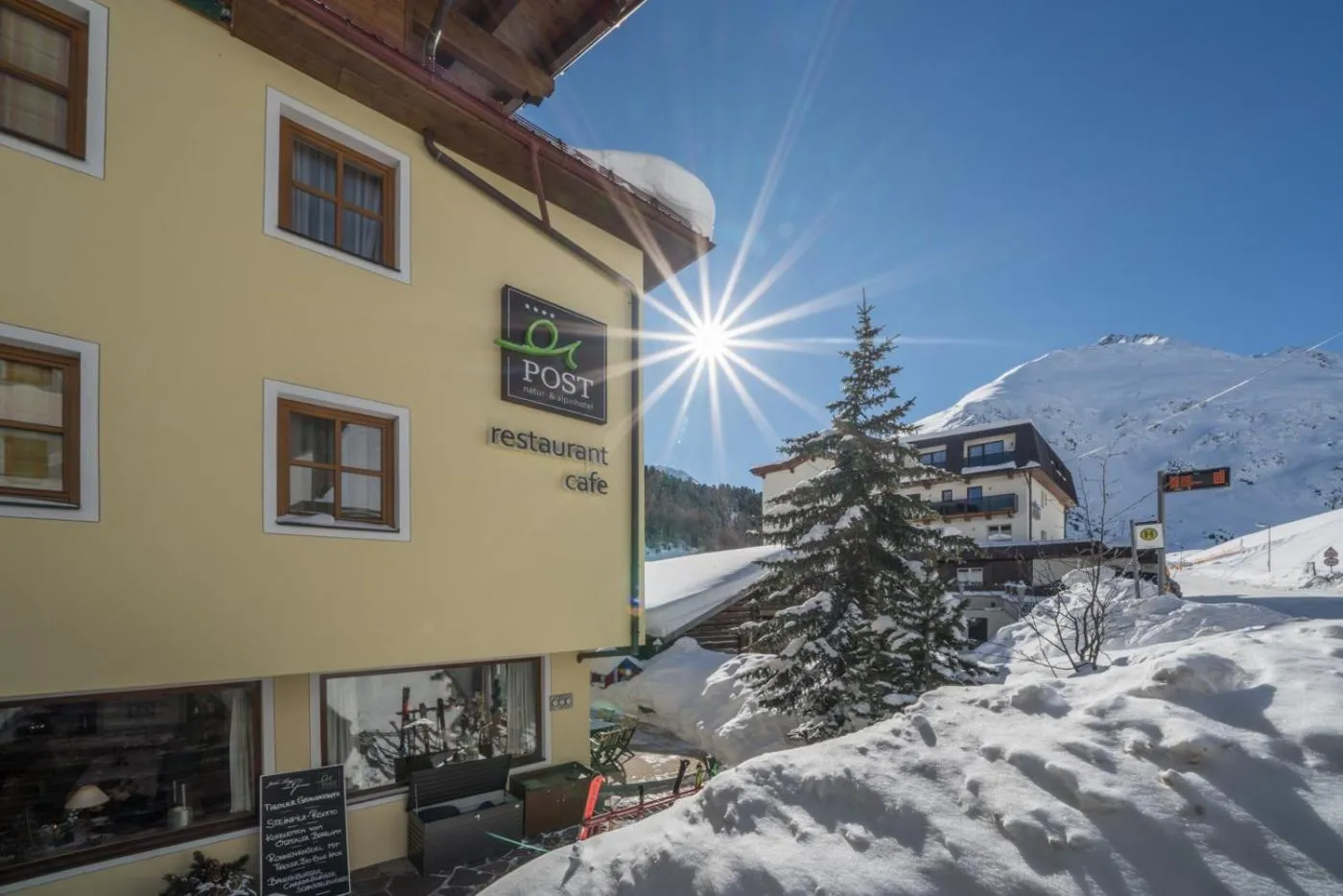 Property building in Natur-&Alpinhotel Post