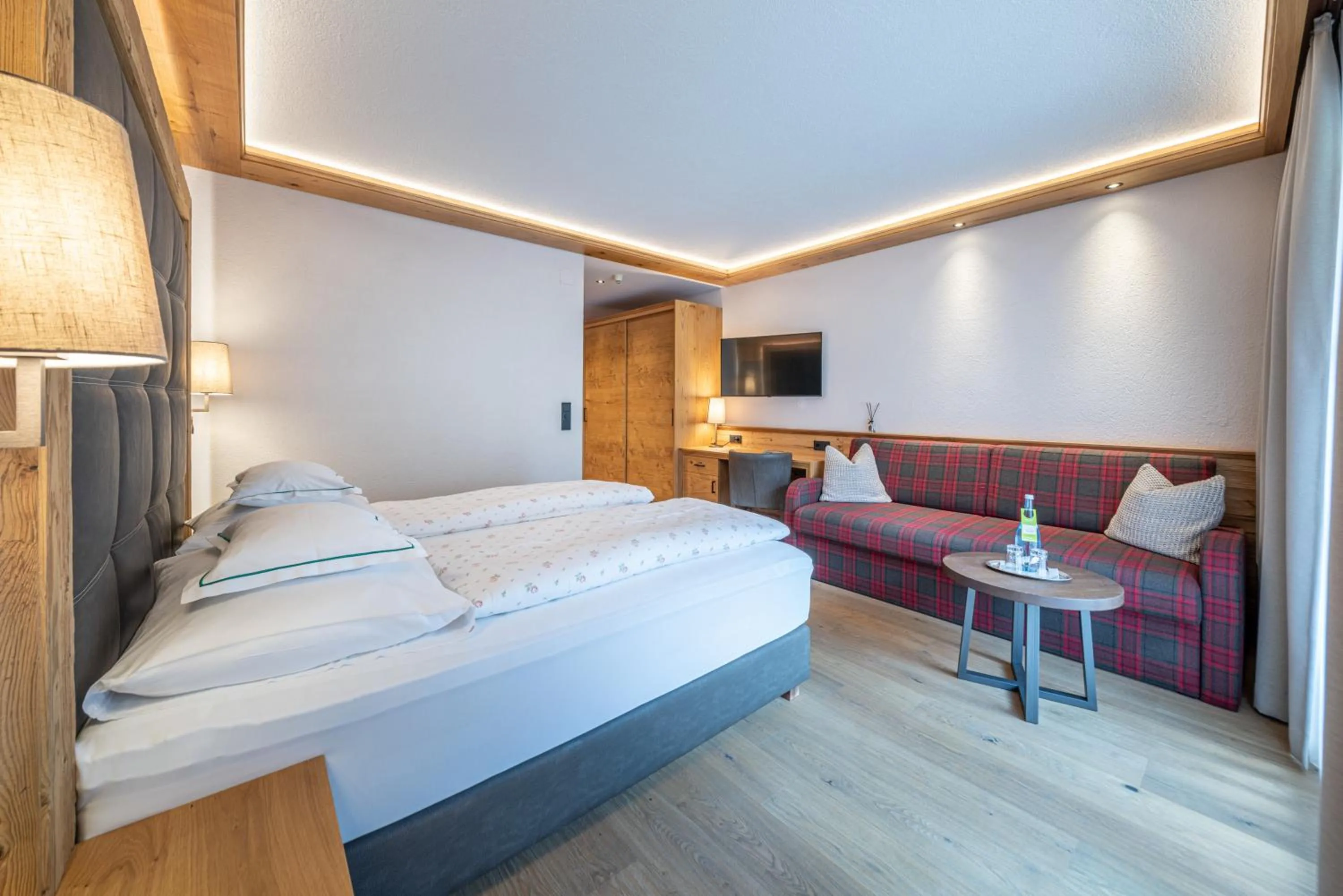Photo of the whole room, Bed in Natur-&Alpinhotel Post