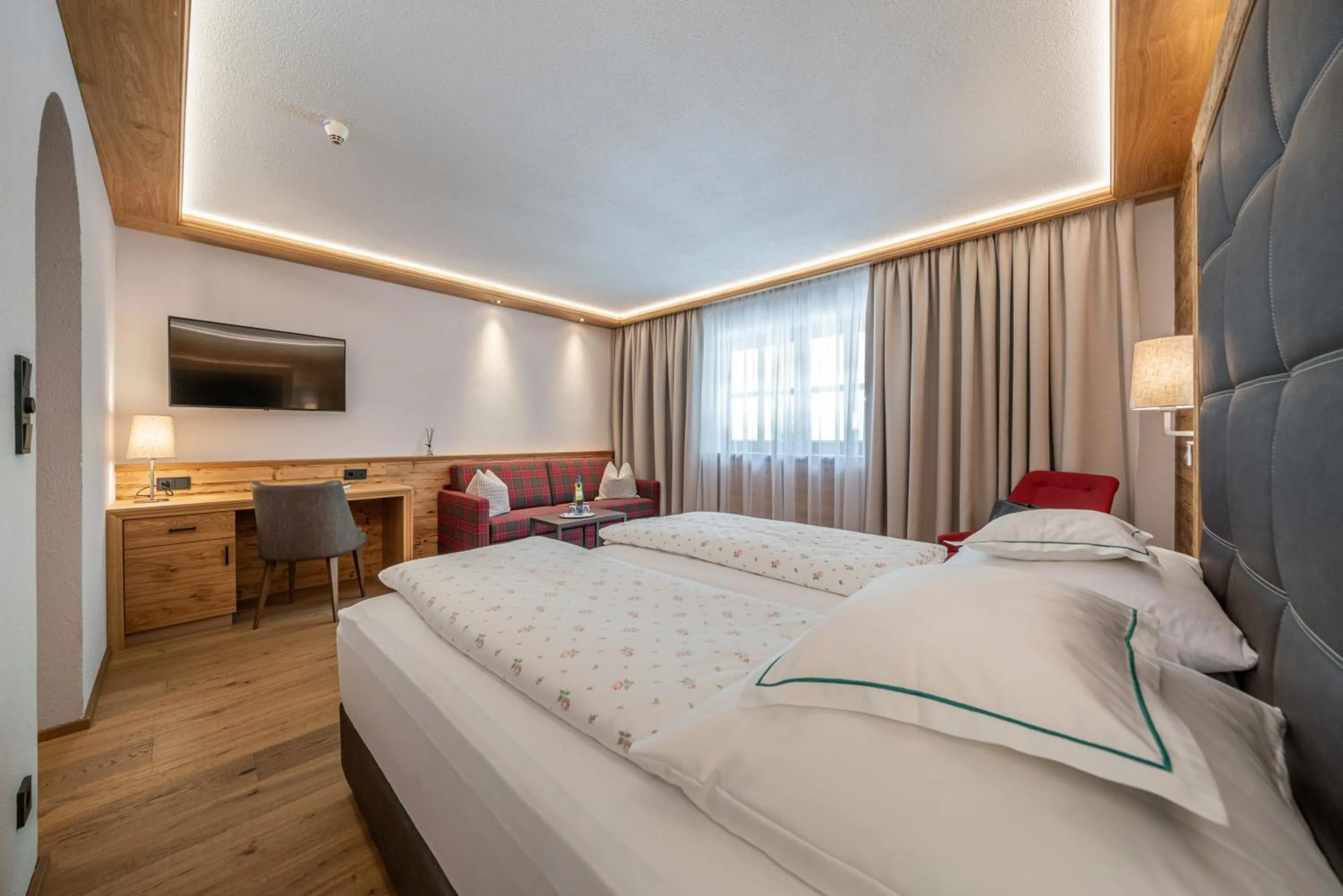 Photo of the whole room, Bed in Natur-&Alpinhotel Post