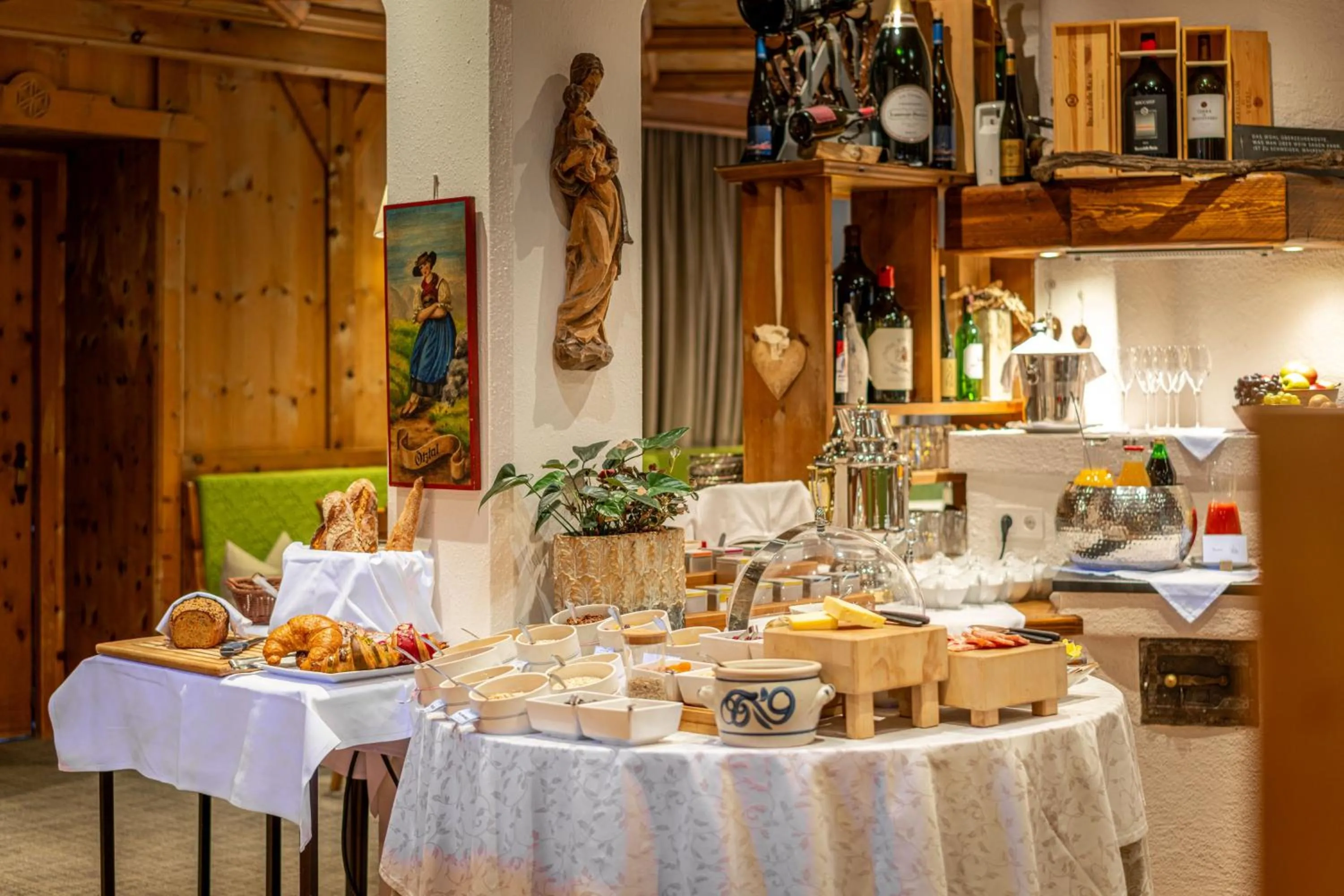 Breakfast in Natur-&Alpinhotel Post