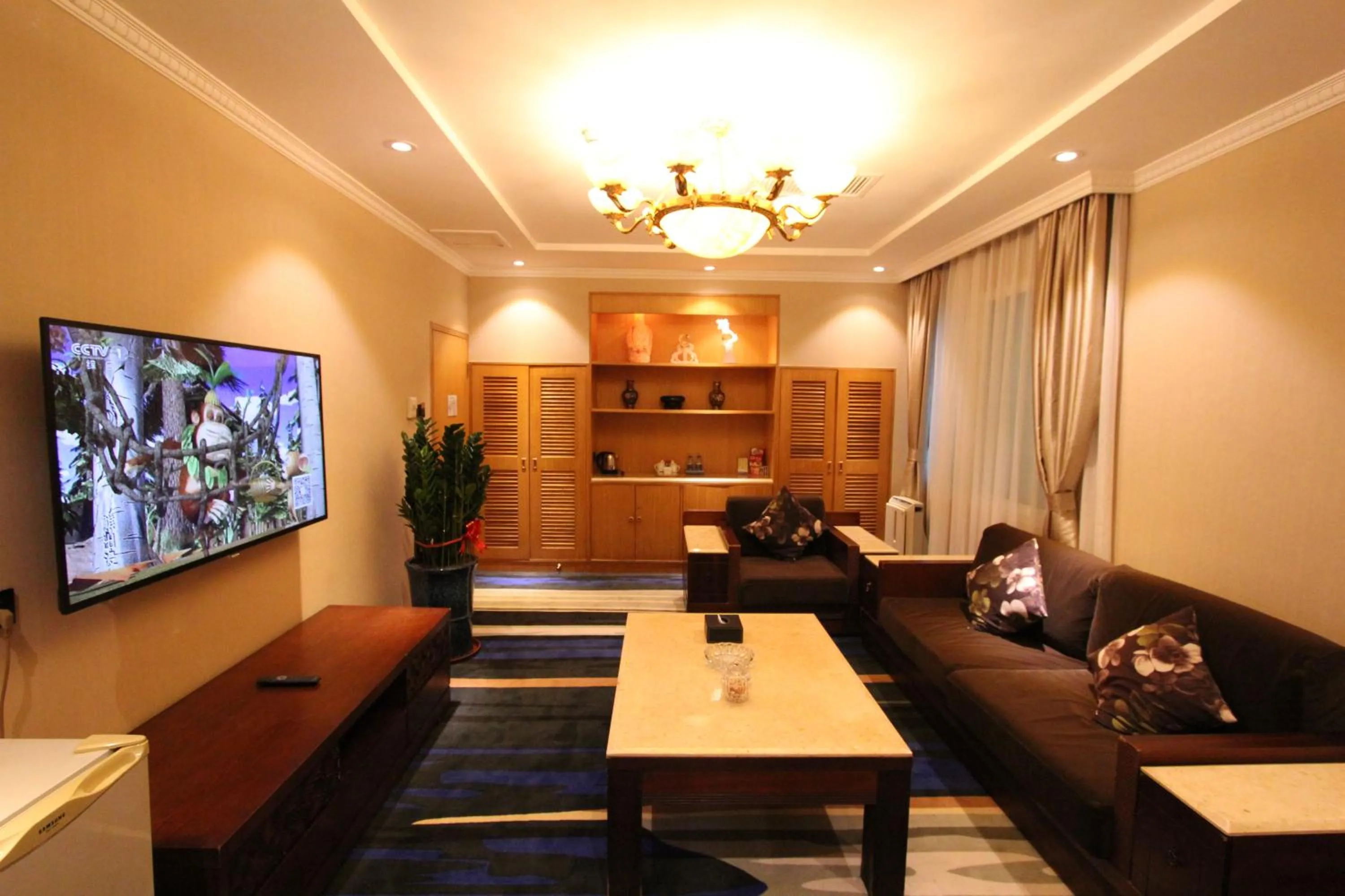 Living room in Shenzhen Kaili Hotel, Guomao Shopping Mall