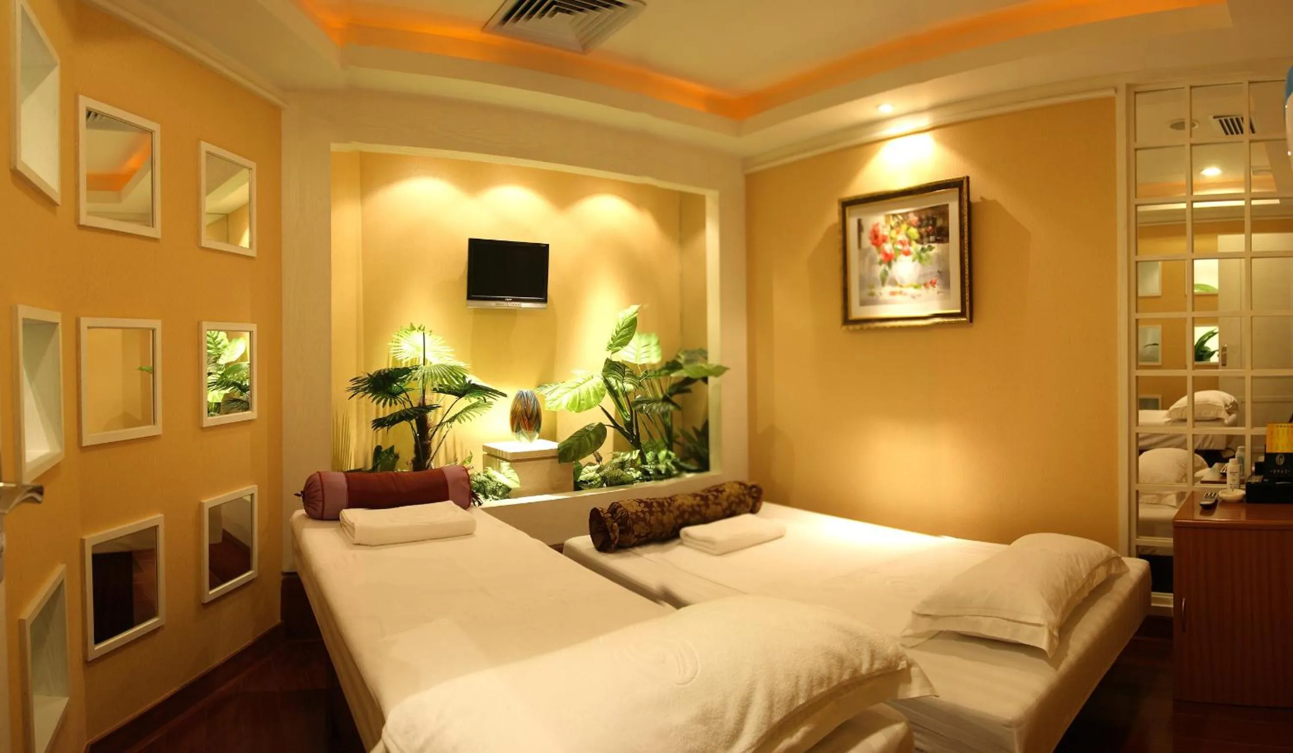 Spa and wellness centre/facilities, Bed in Shenzhen Kaili Hotel, Guomao Shopping Mall