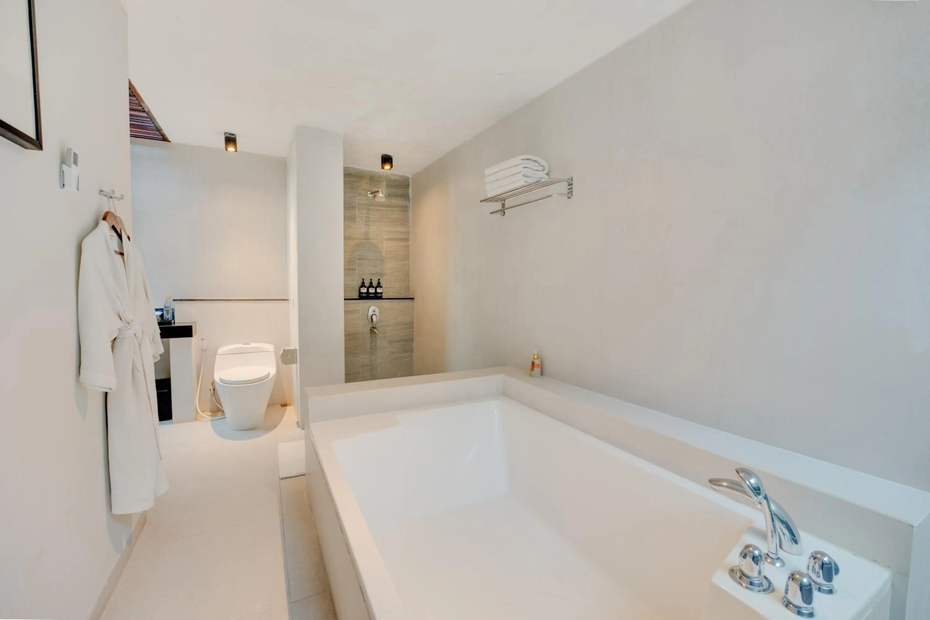 Hot Tub in Villa Jerami & Spa