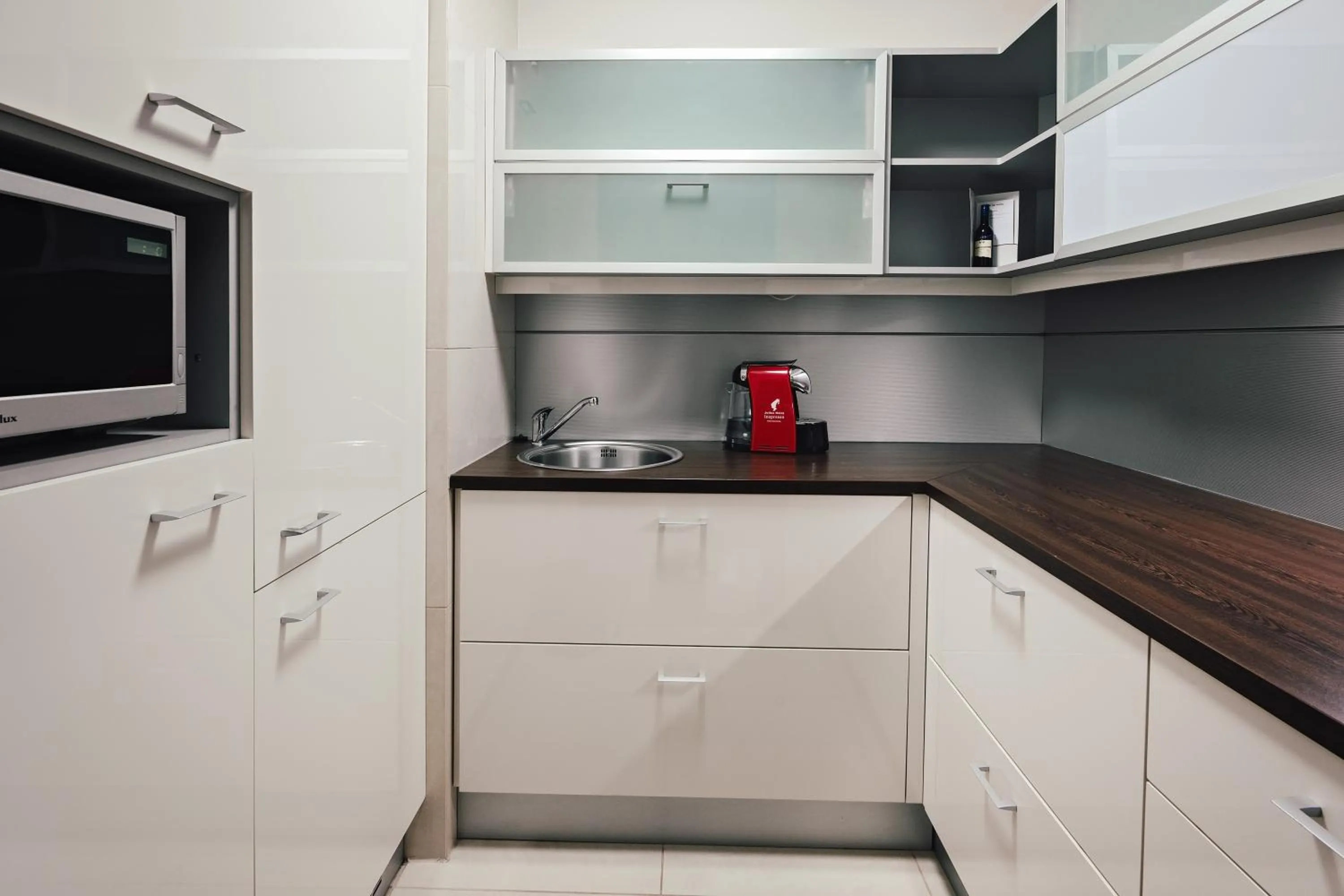 Kitchen or kitchenette in Crowne Plaza Bratislava by IHG